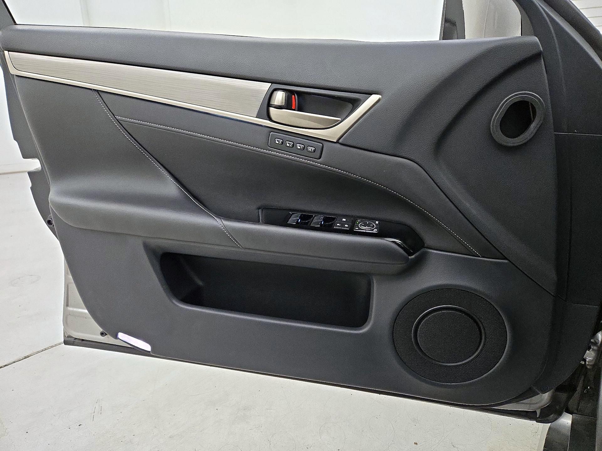 Thumbnail: 2015 Lexus GS - 12