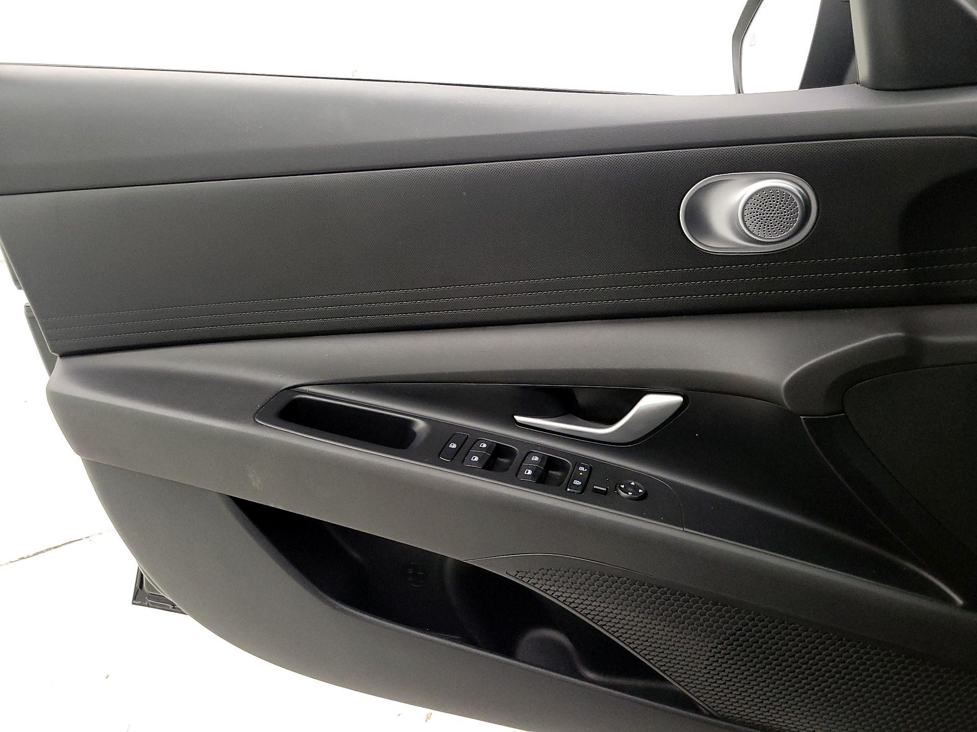 Thumbnail: 2024 Hyundai Elantra - 12