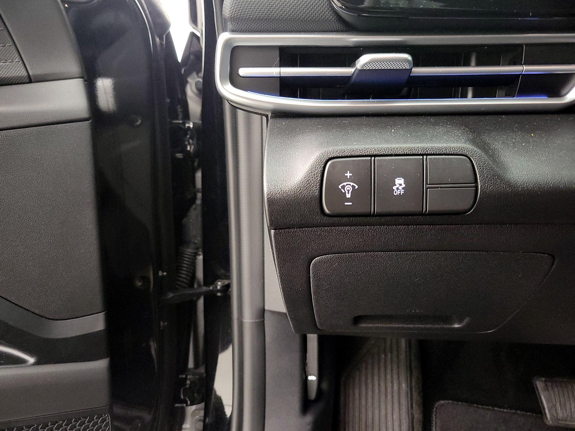 Thumbnail: 2024 Hyundai Elantra - 13