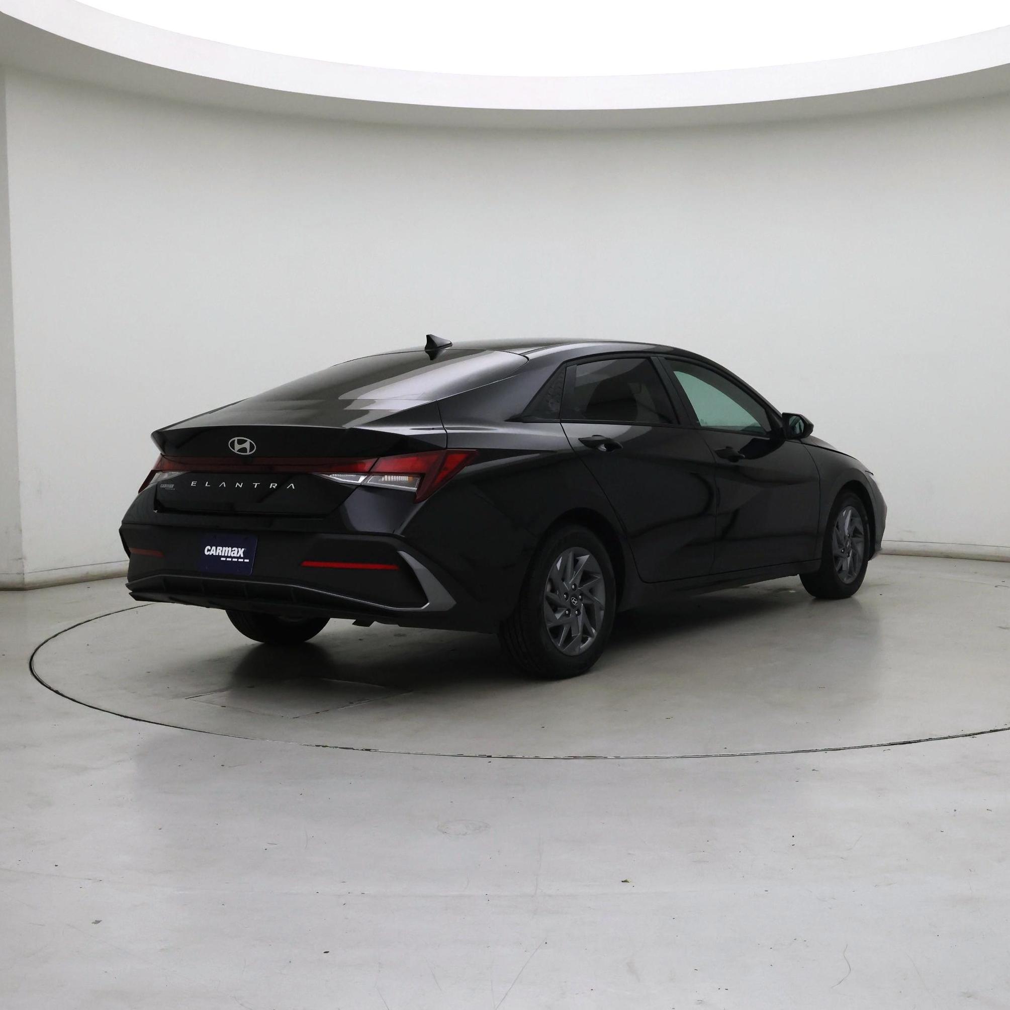 Thumbnail: 2024 Hyundai Elantra - 8