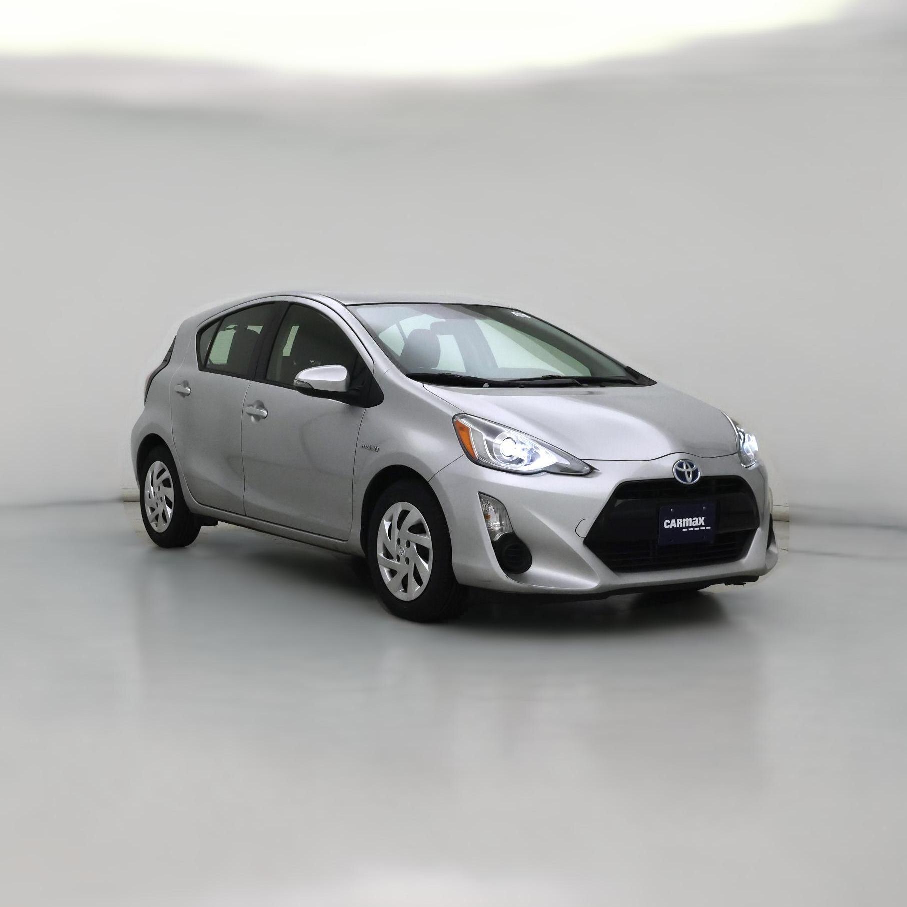 Thumbnail: 2015 Toyota Prius c - 1