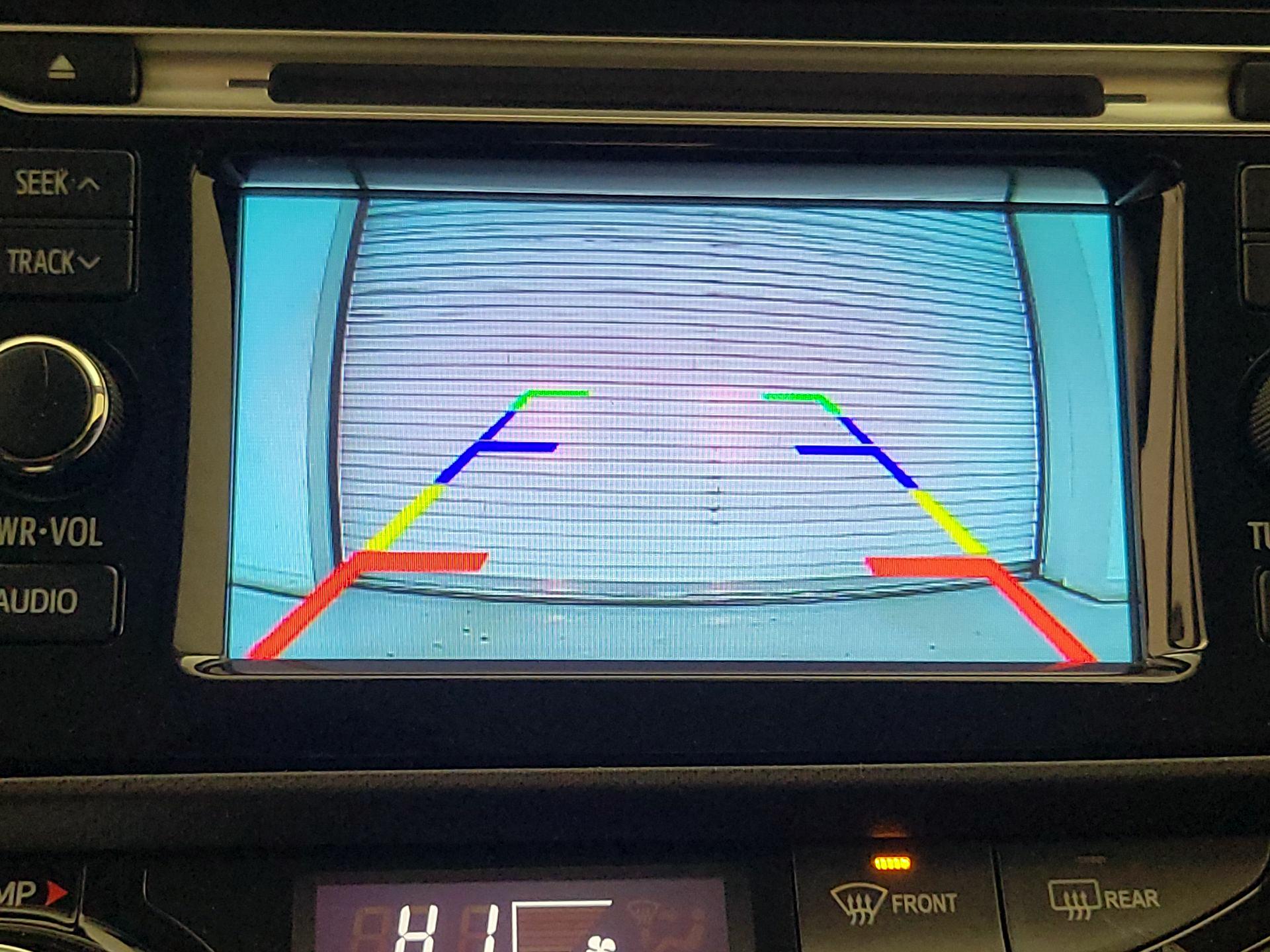 Thumbnail: 2015 Toyota Prius c - 14