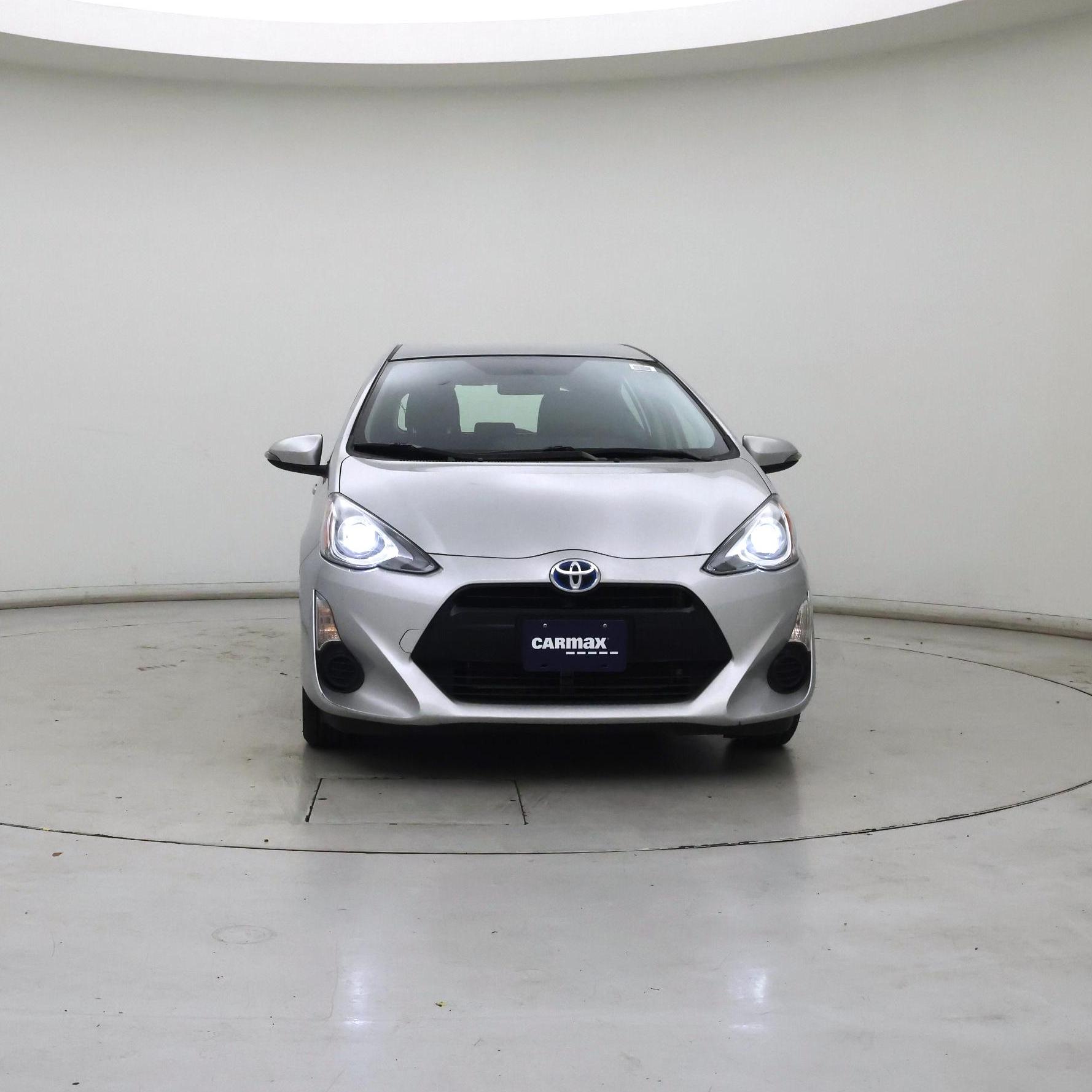 Thumbnail: 2015 Toyota Prius c - 5