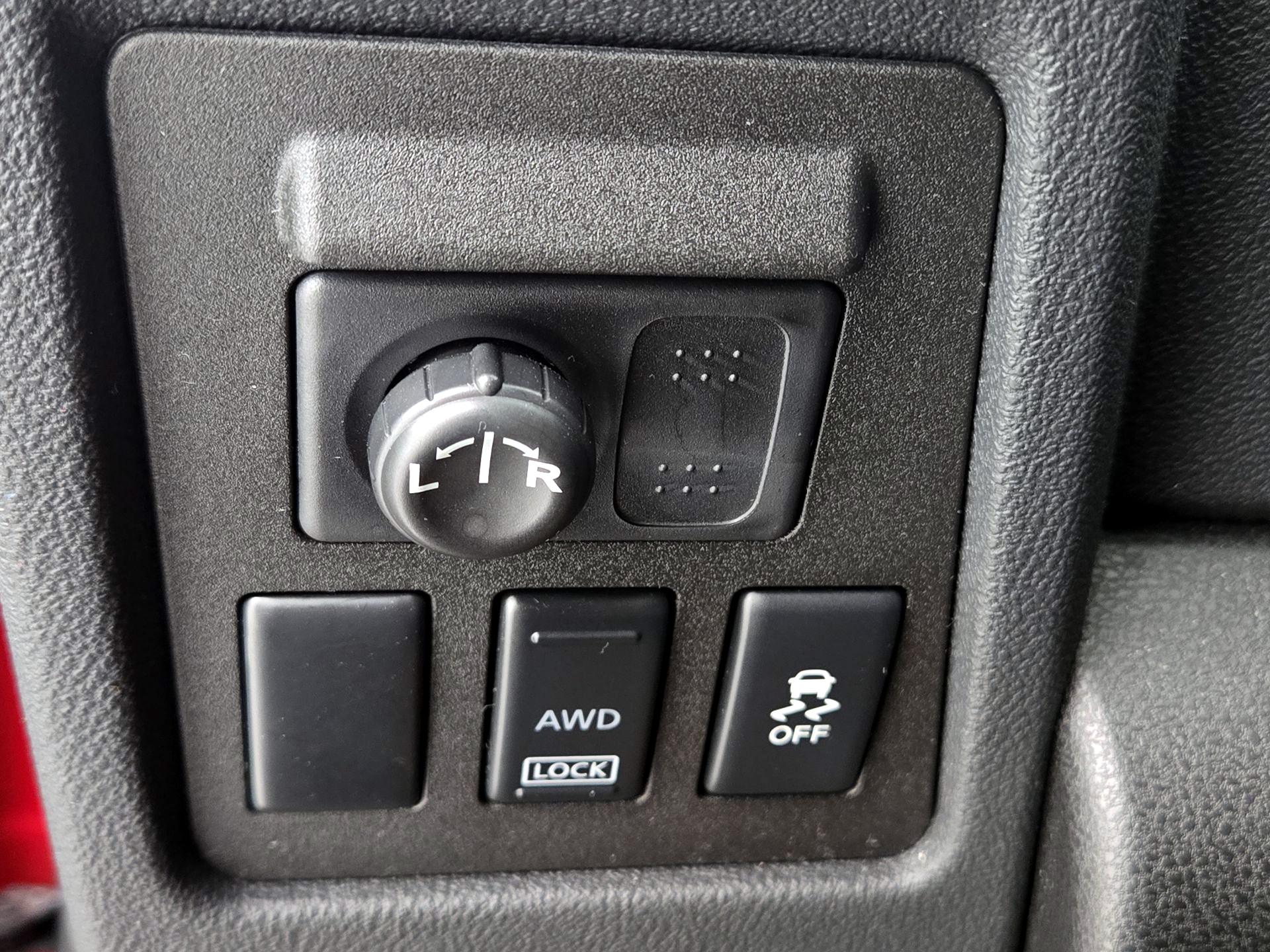 Thumbnail: 2014 Nissan Rogue - 13