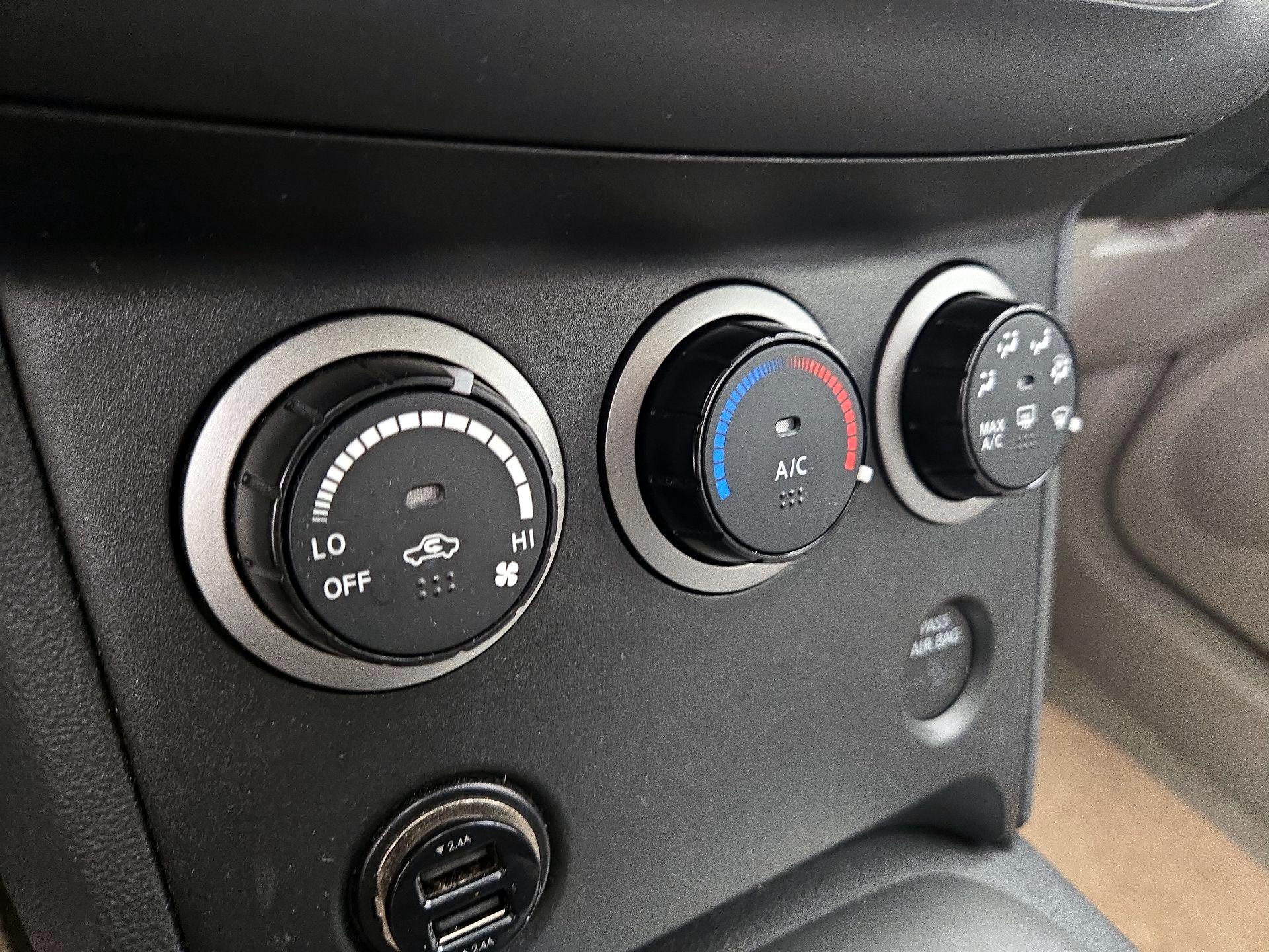 Thumbnail: 2014 Nissan Rogue - 16