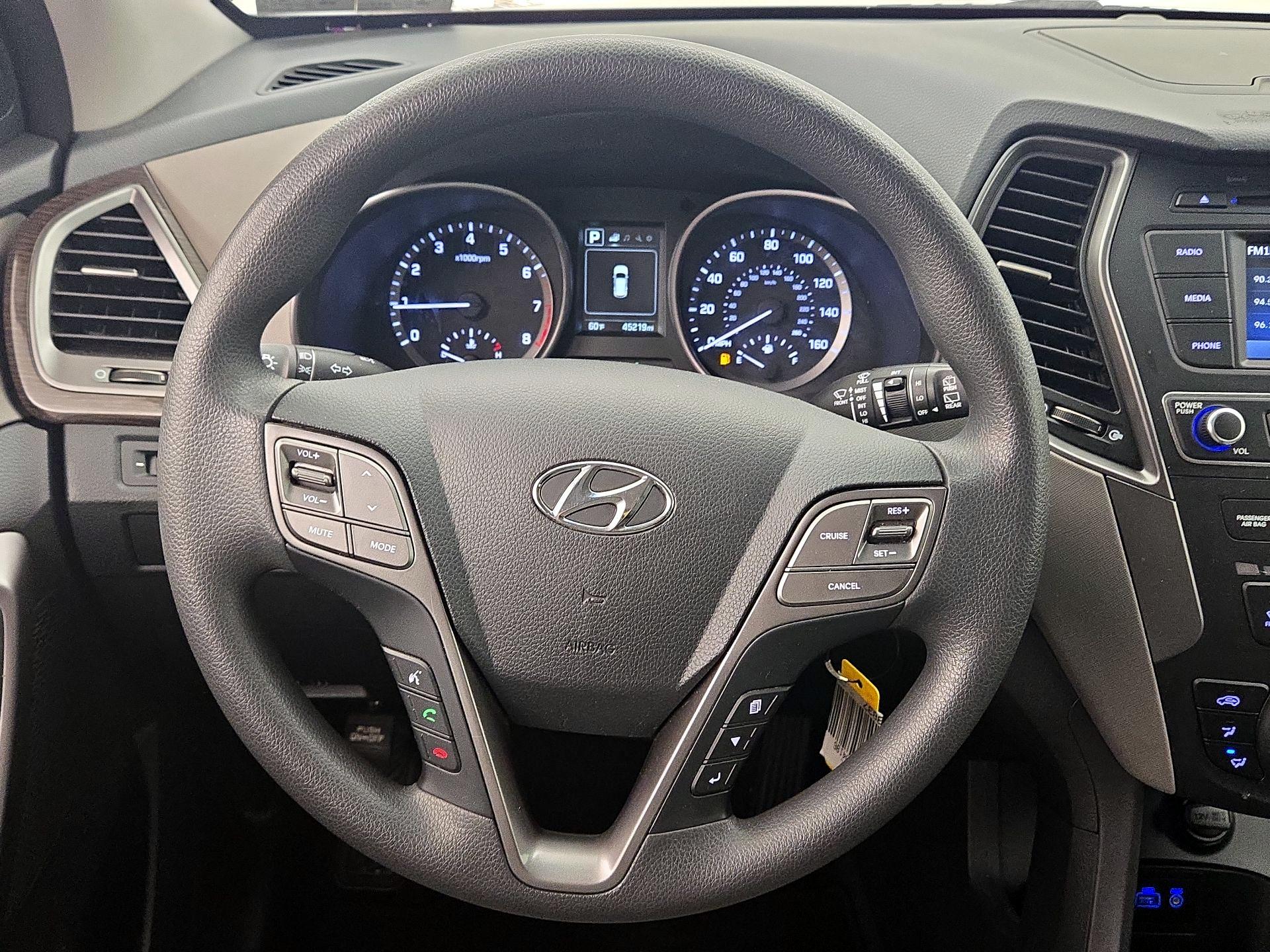 Thumbnail: 2017 Hyundai Santa Fe - 10