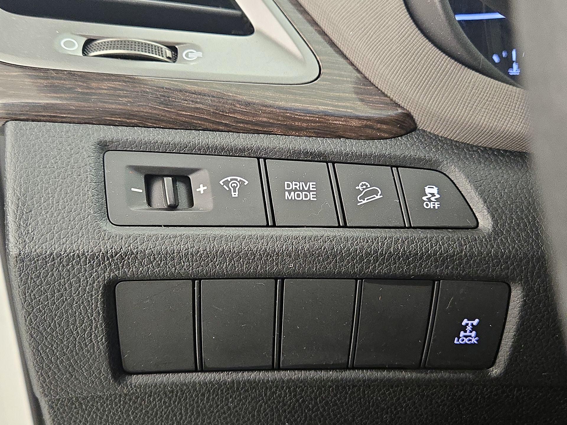 Thumbnail: 2017 Hyundai Santa Fe - 13