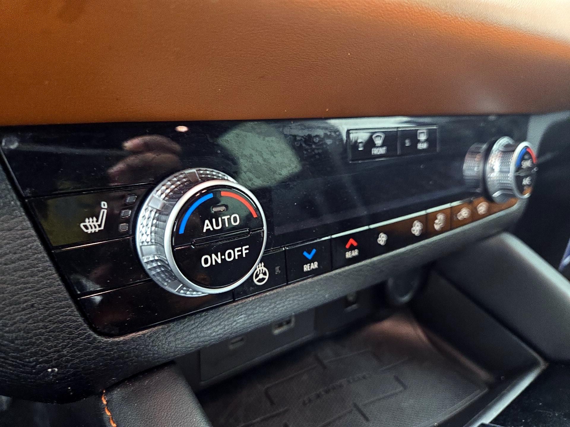 Thumbnail: 2022 Mitsubishi Outlander - 16