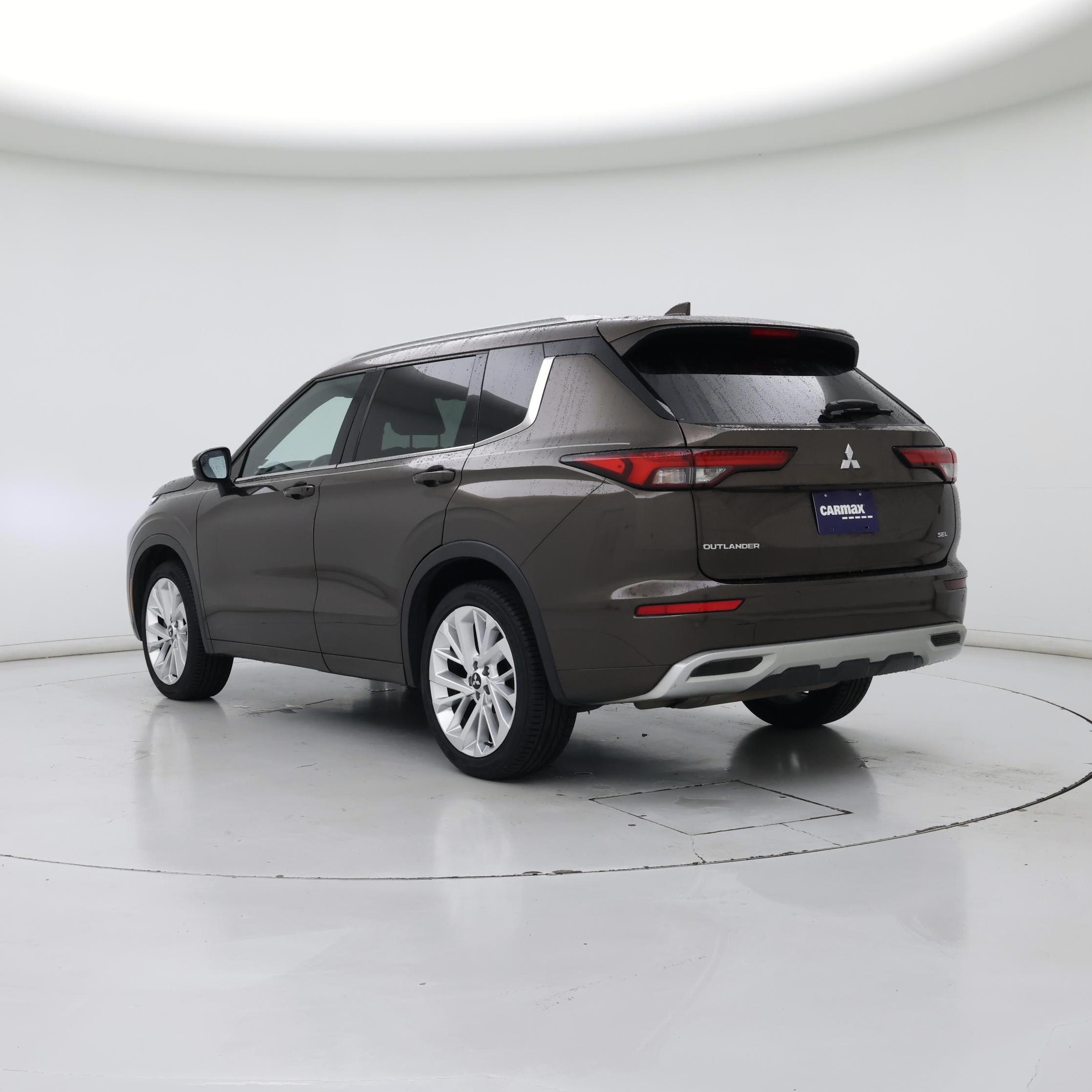 Thumbnail: 2022 Mitsubishi Outlander - 2