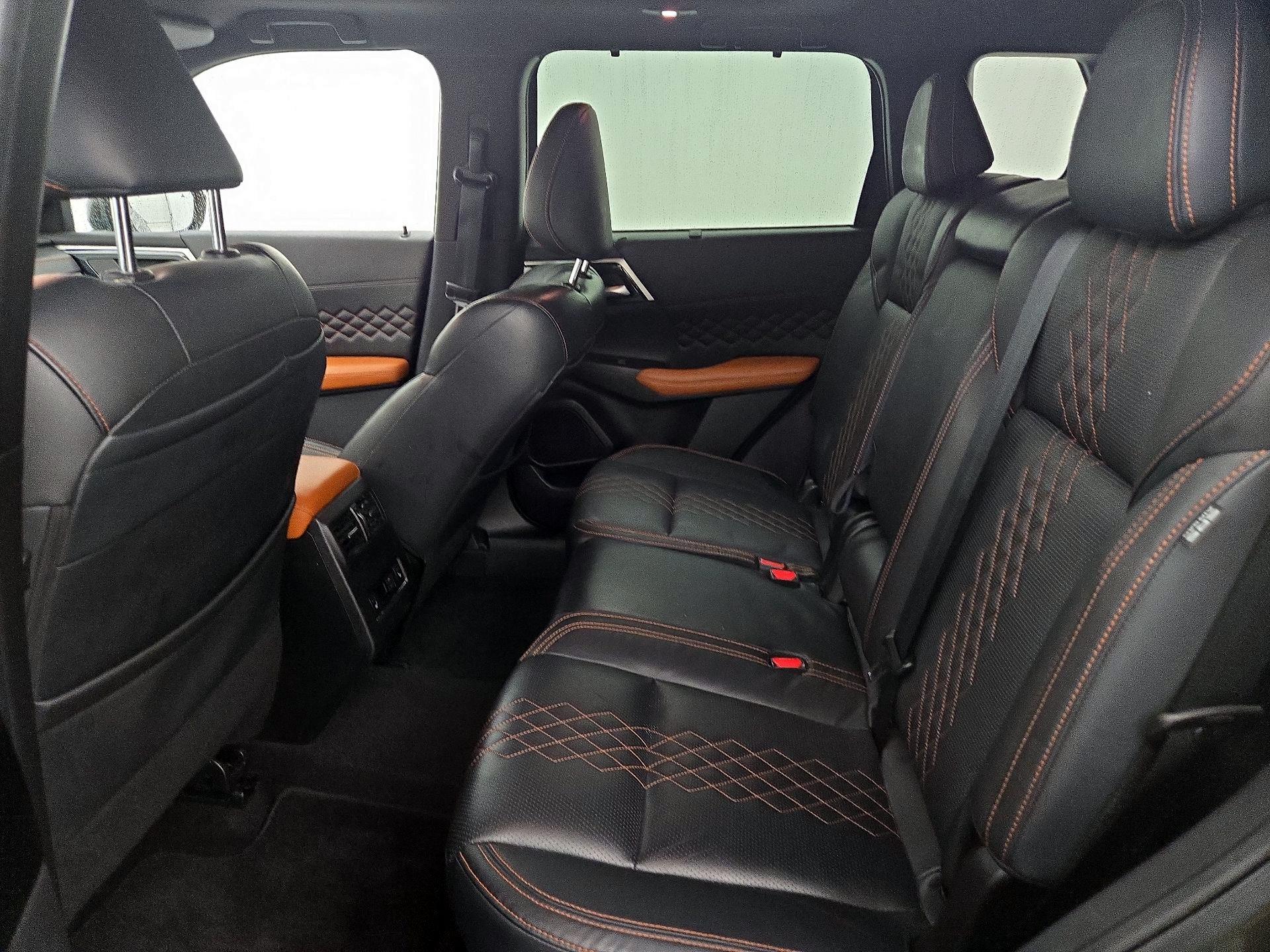 Thumbnail: 2022 Mitsubishi Outlander - 19