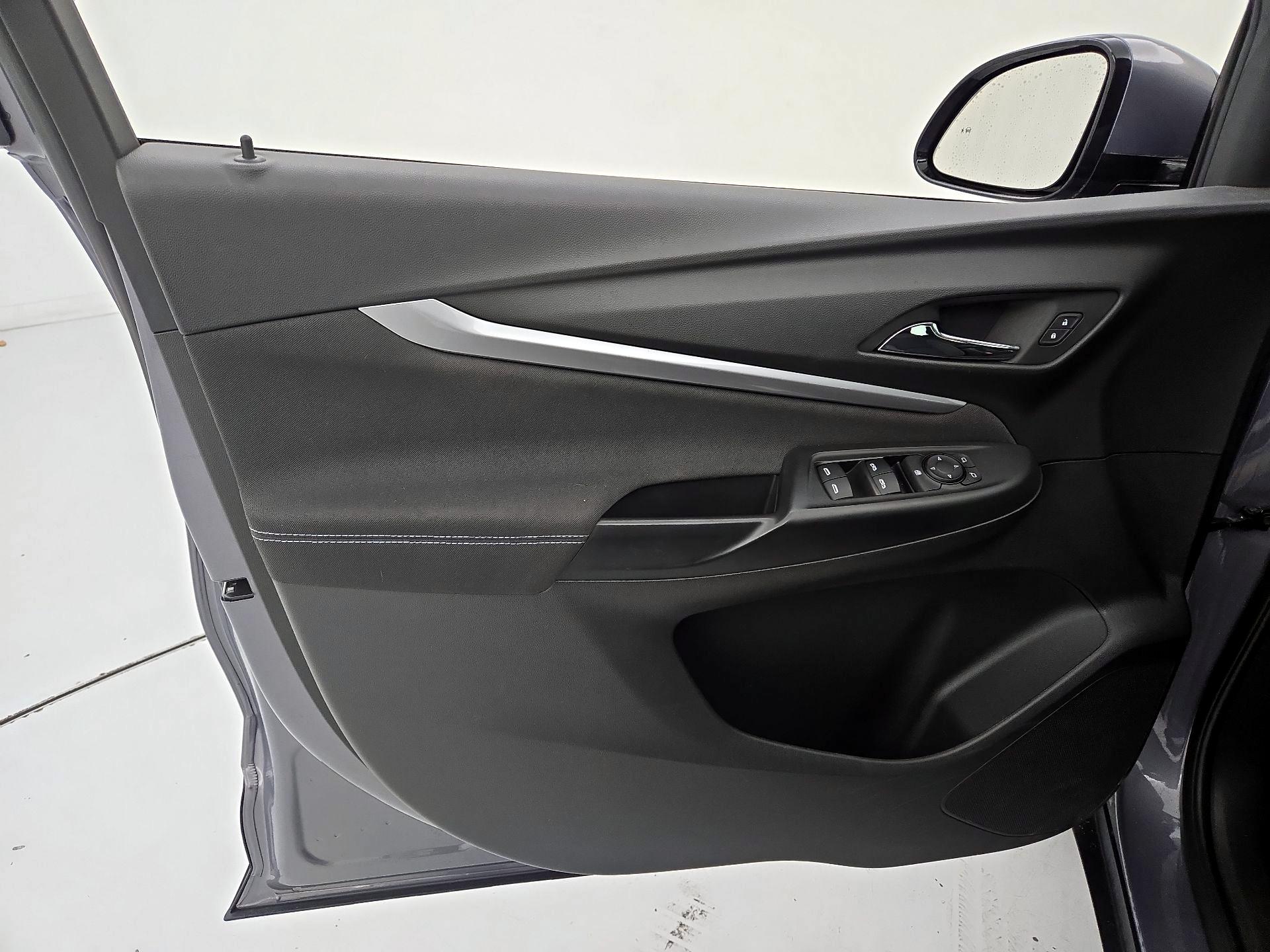 Thumbnail: 2023 Chevrolet Bolt EUV - 12