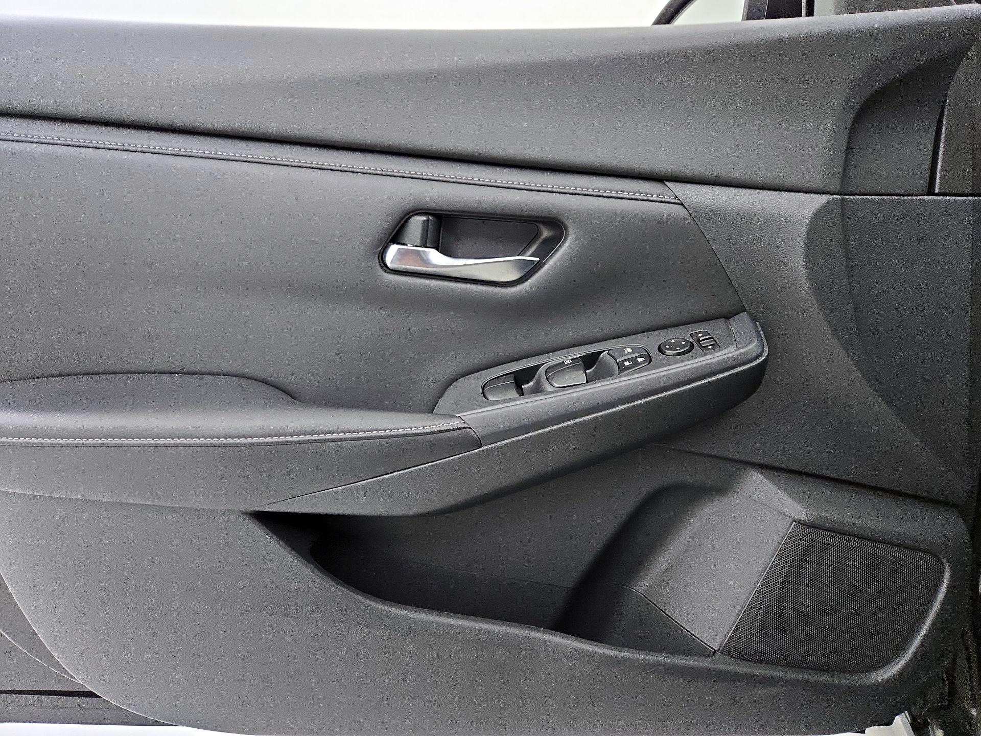 Thumbnail: 2020 Nissan Sentra - 12