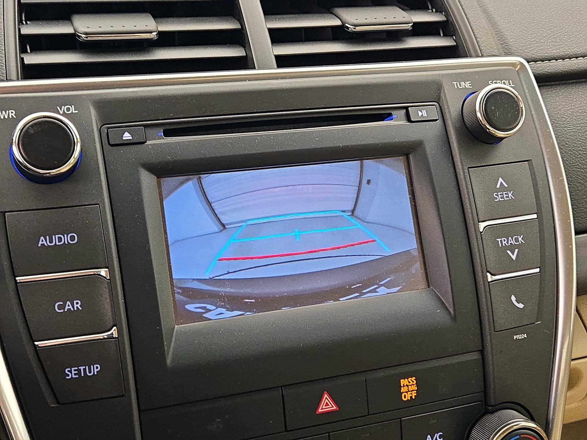 Thumbnail: 2016 Toyota Camry - 14