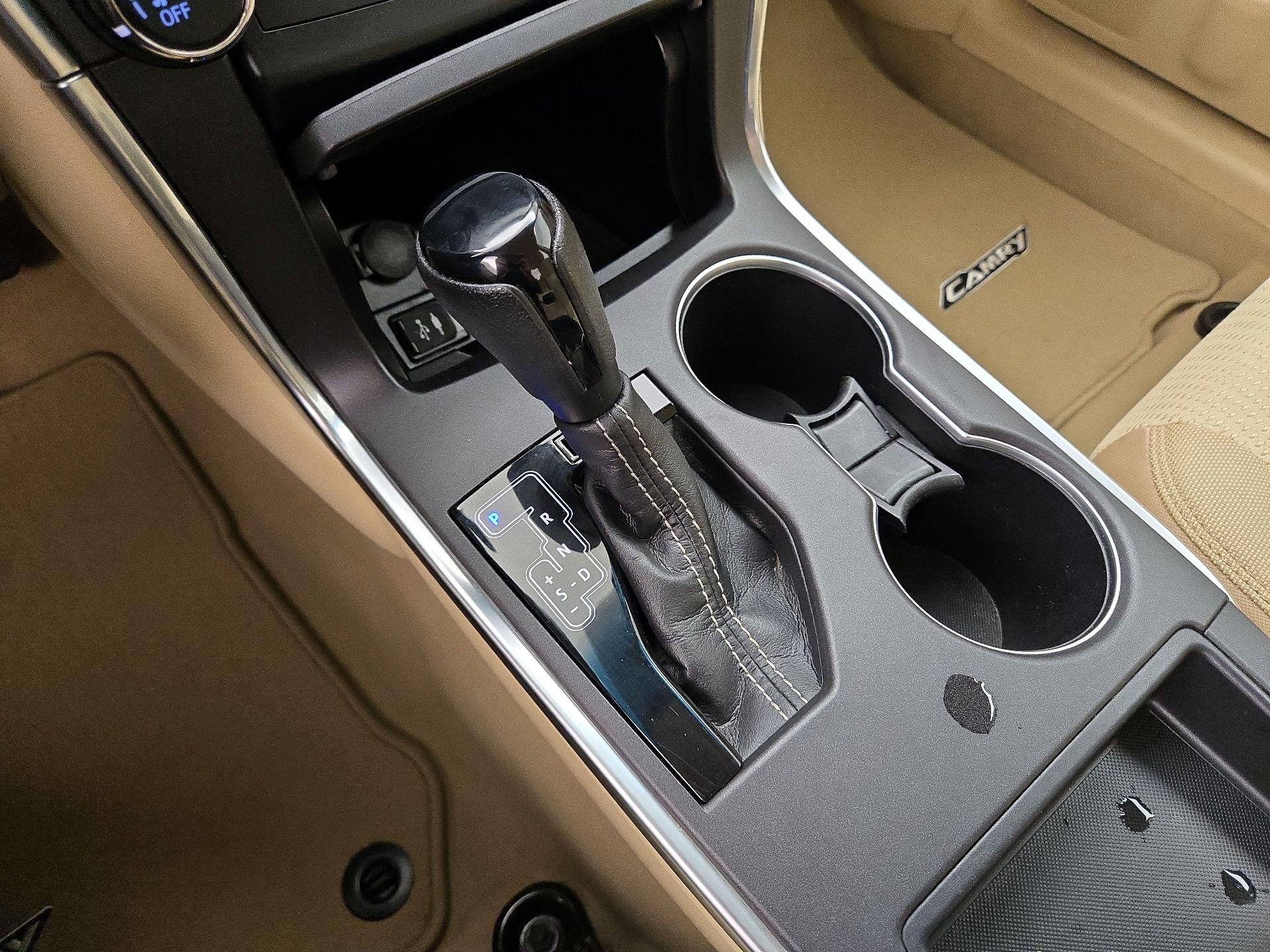 Thumbnail: 2016 Toyota Camry - 17