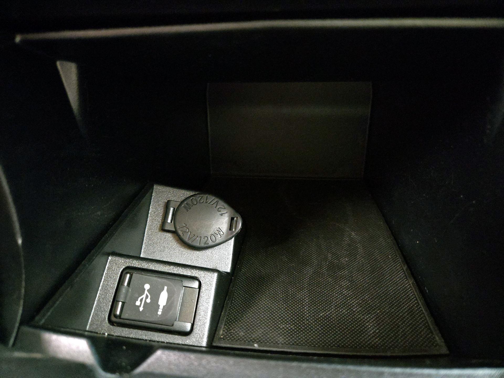 Thumbnail: 2016 Toyota Camry - 18