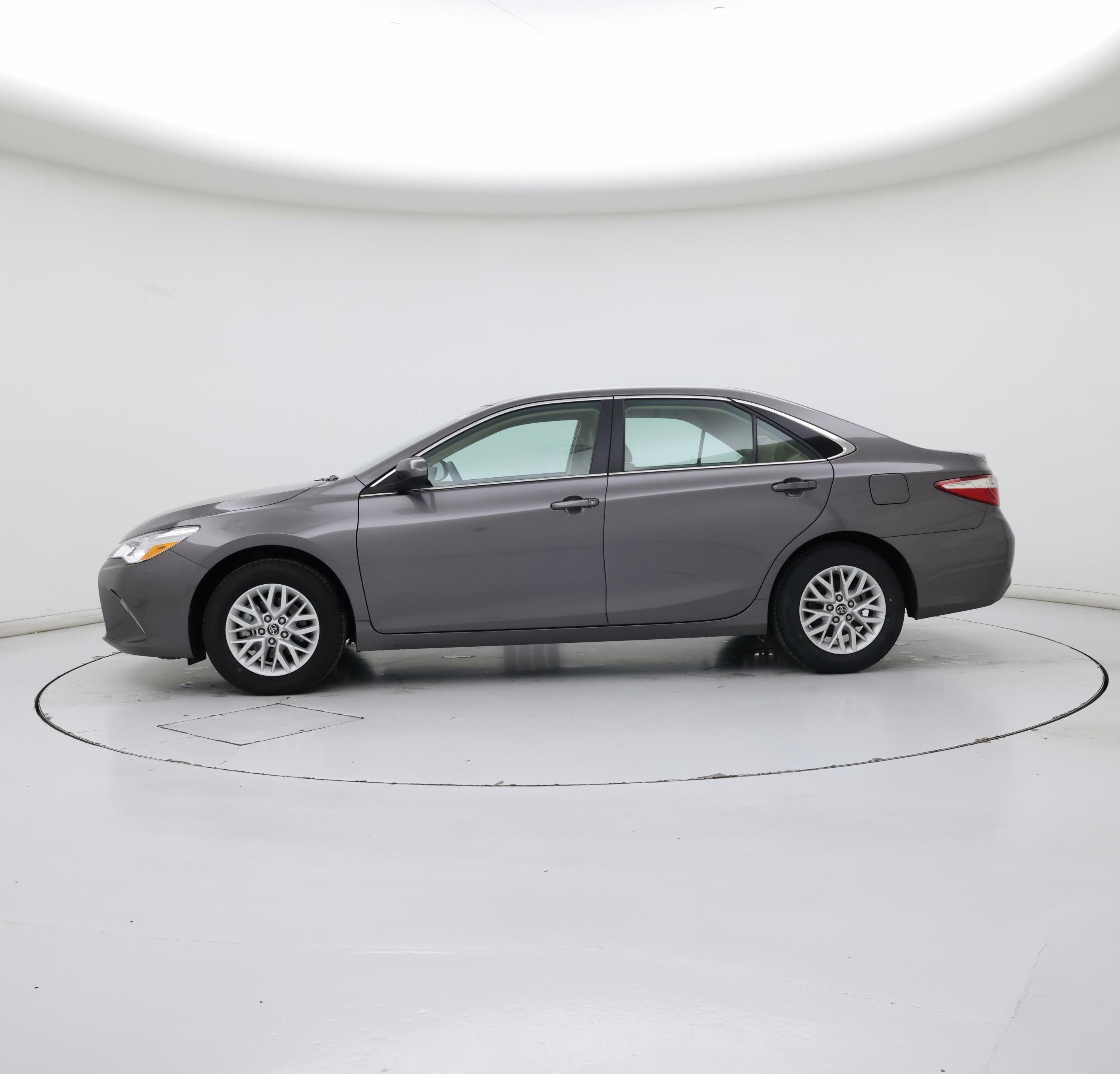 Thumbnail: 2016 Toyota Camry - 3