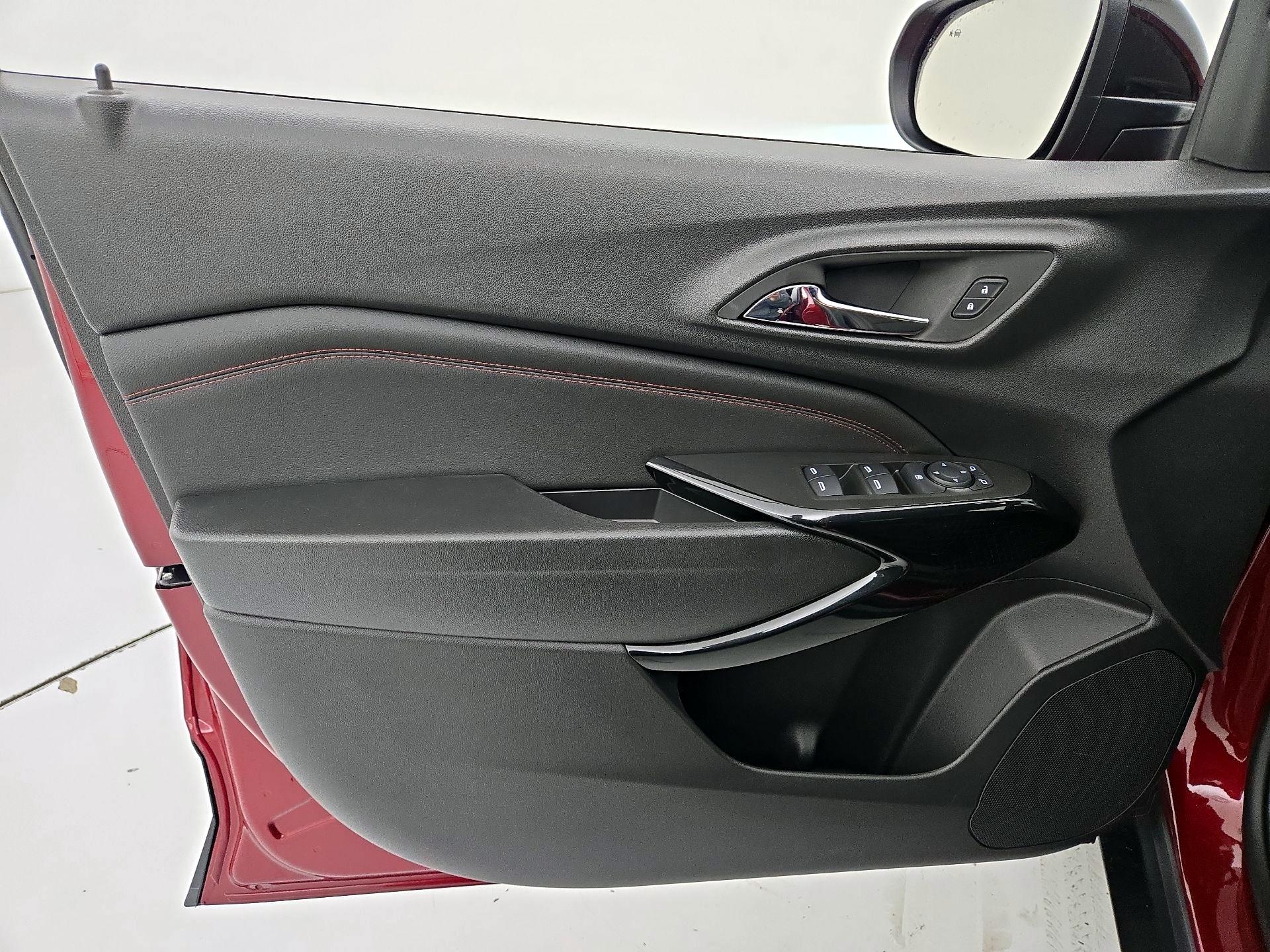 Thumbnail: 2025 Chevrolet Trax - 12