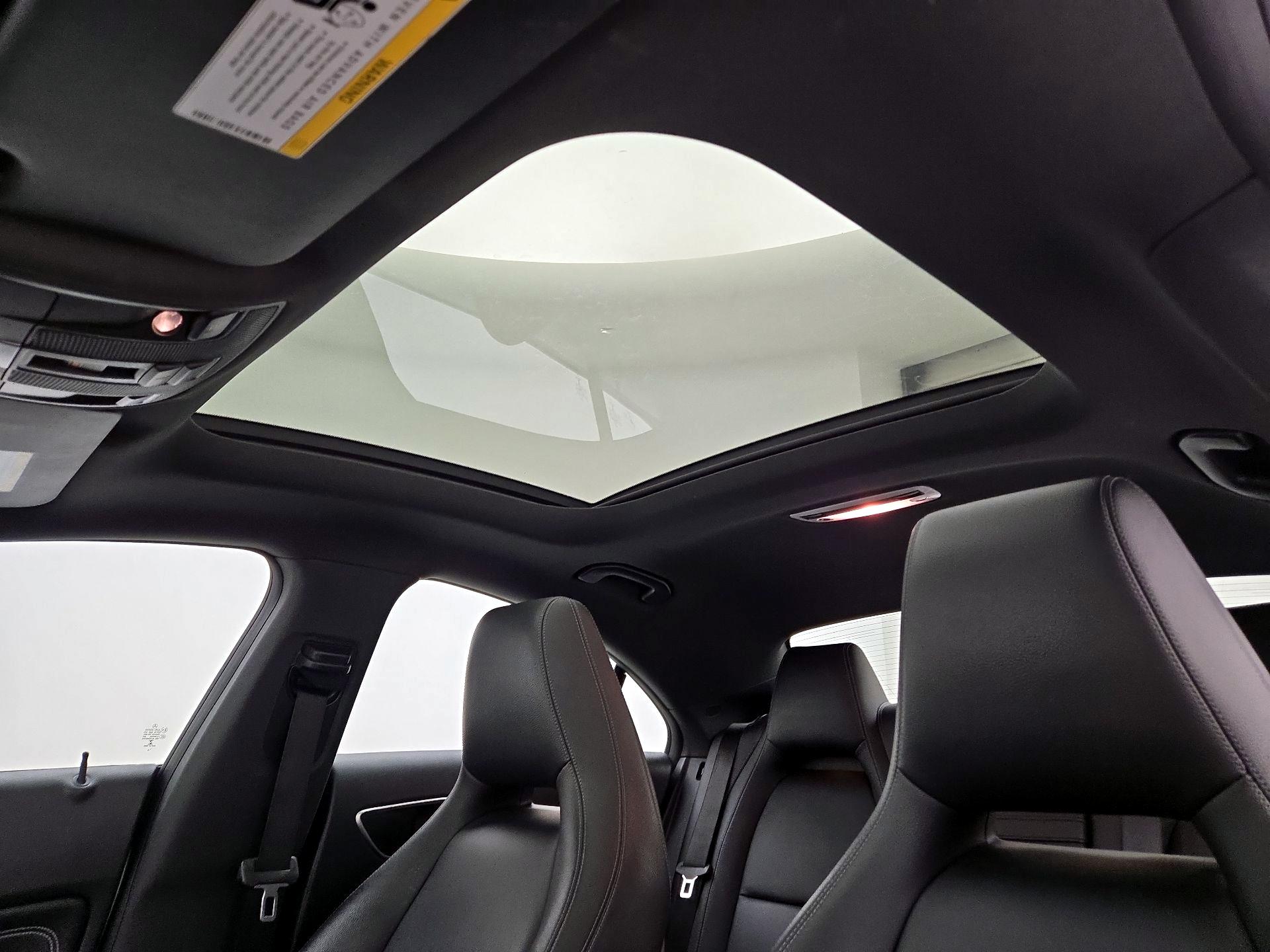 Thumbnail: 2019 Mercedes-Benz CLA - 19