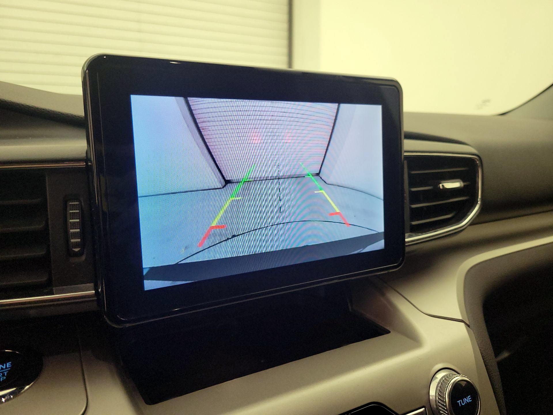 Thumbnail: 2022 Ford Explorer - 14