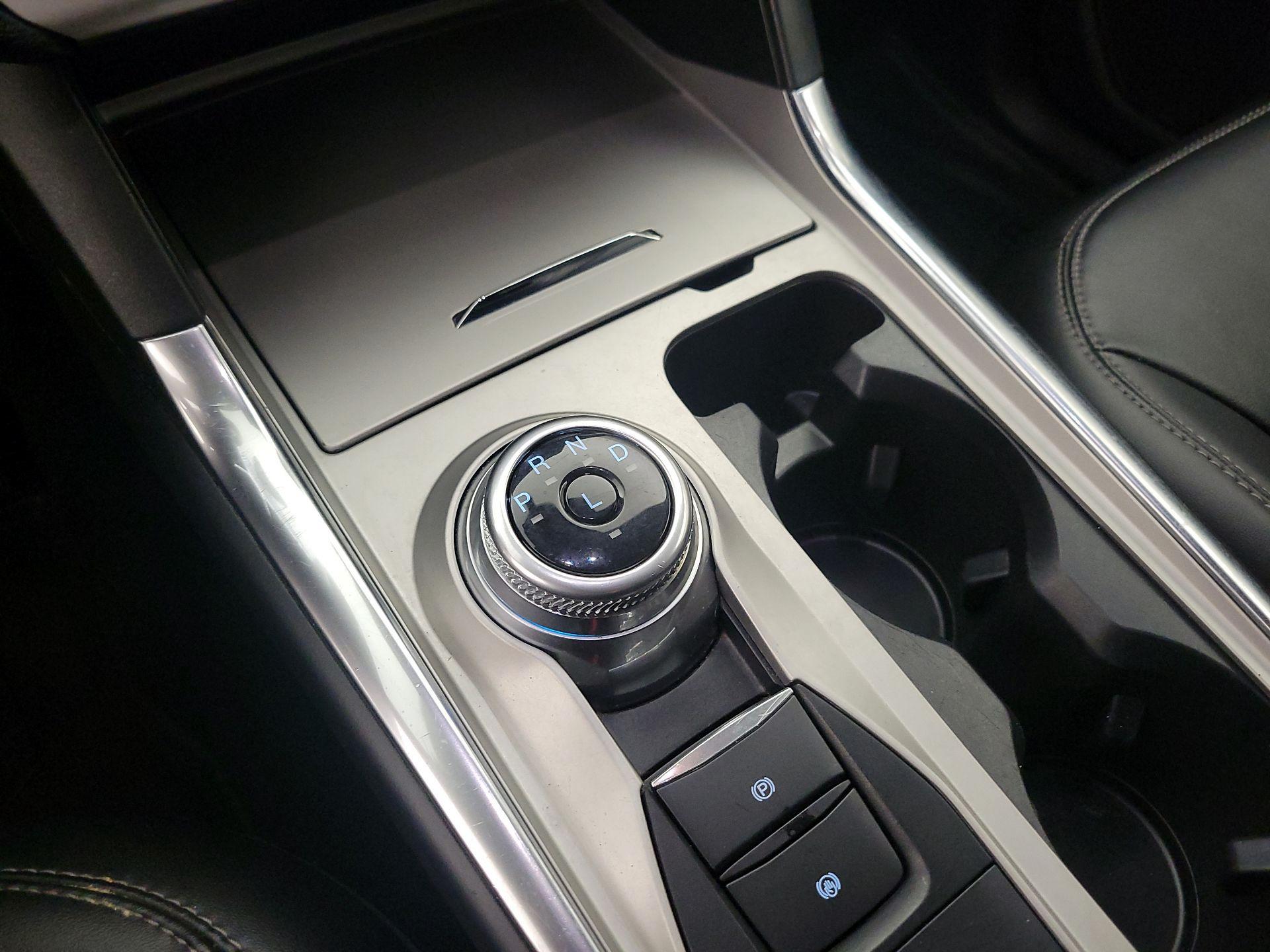 Thumbnail: 2022 Ford Explorer - 17