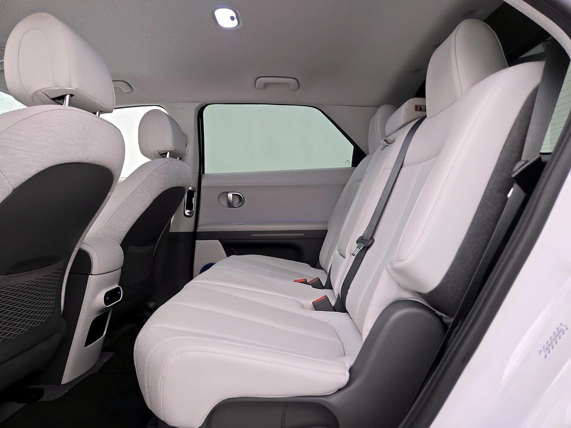 Thumbnail: 2022 Hyundai Ioniq 5 - 19