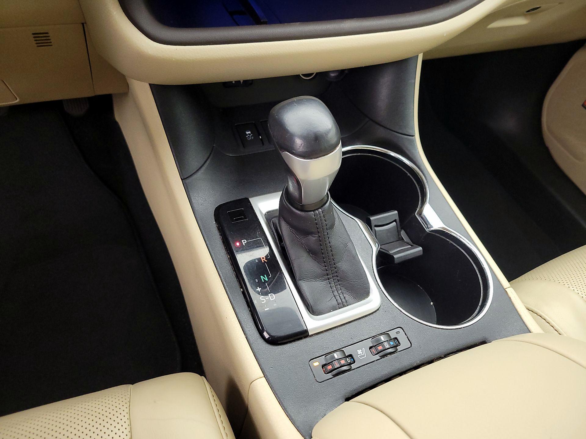 Thumbnail: 2014 Toyota Highlander - 17