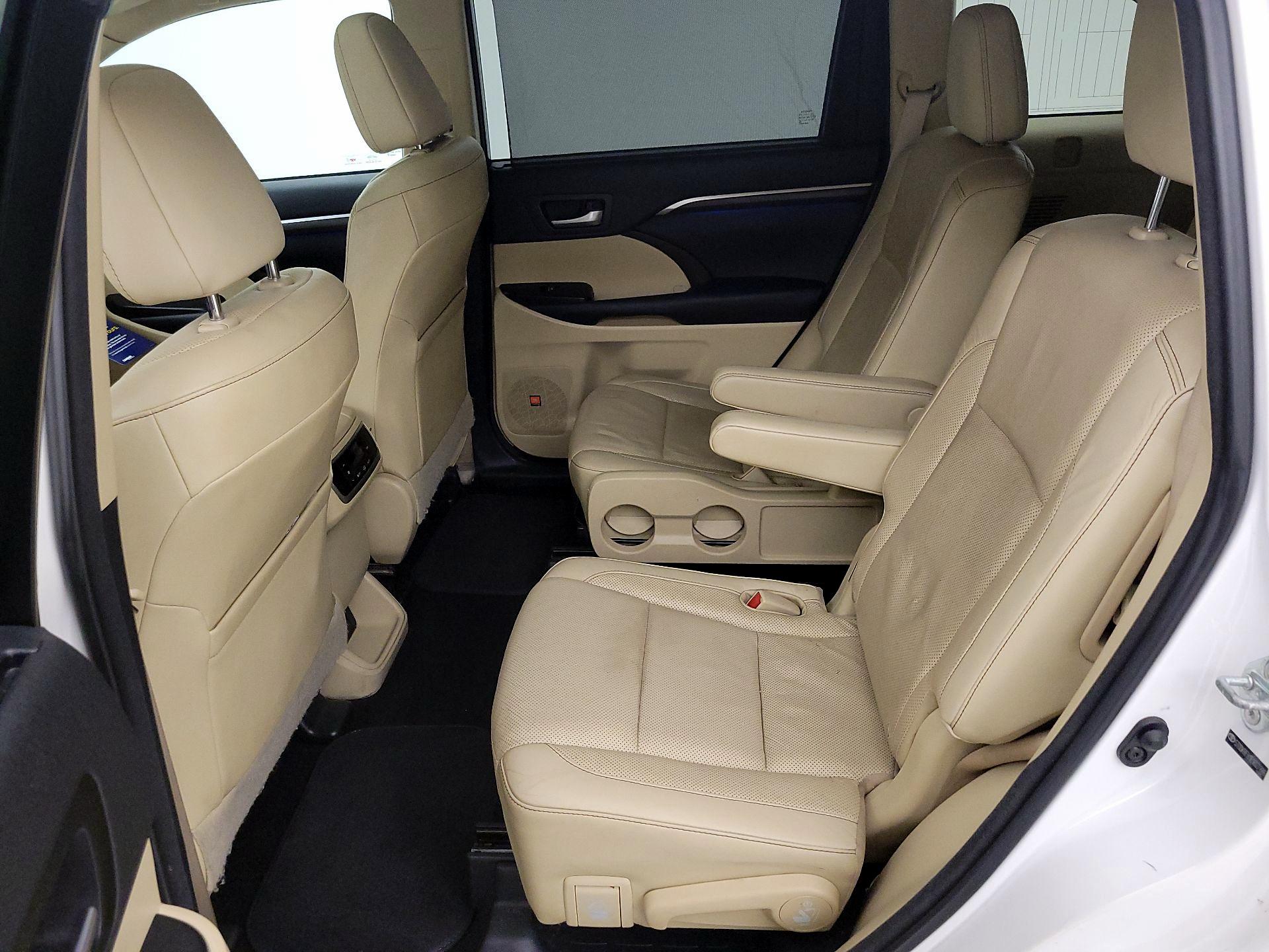 Thumbnail: 2014 Toyota Highlander - 20