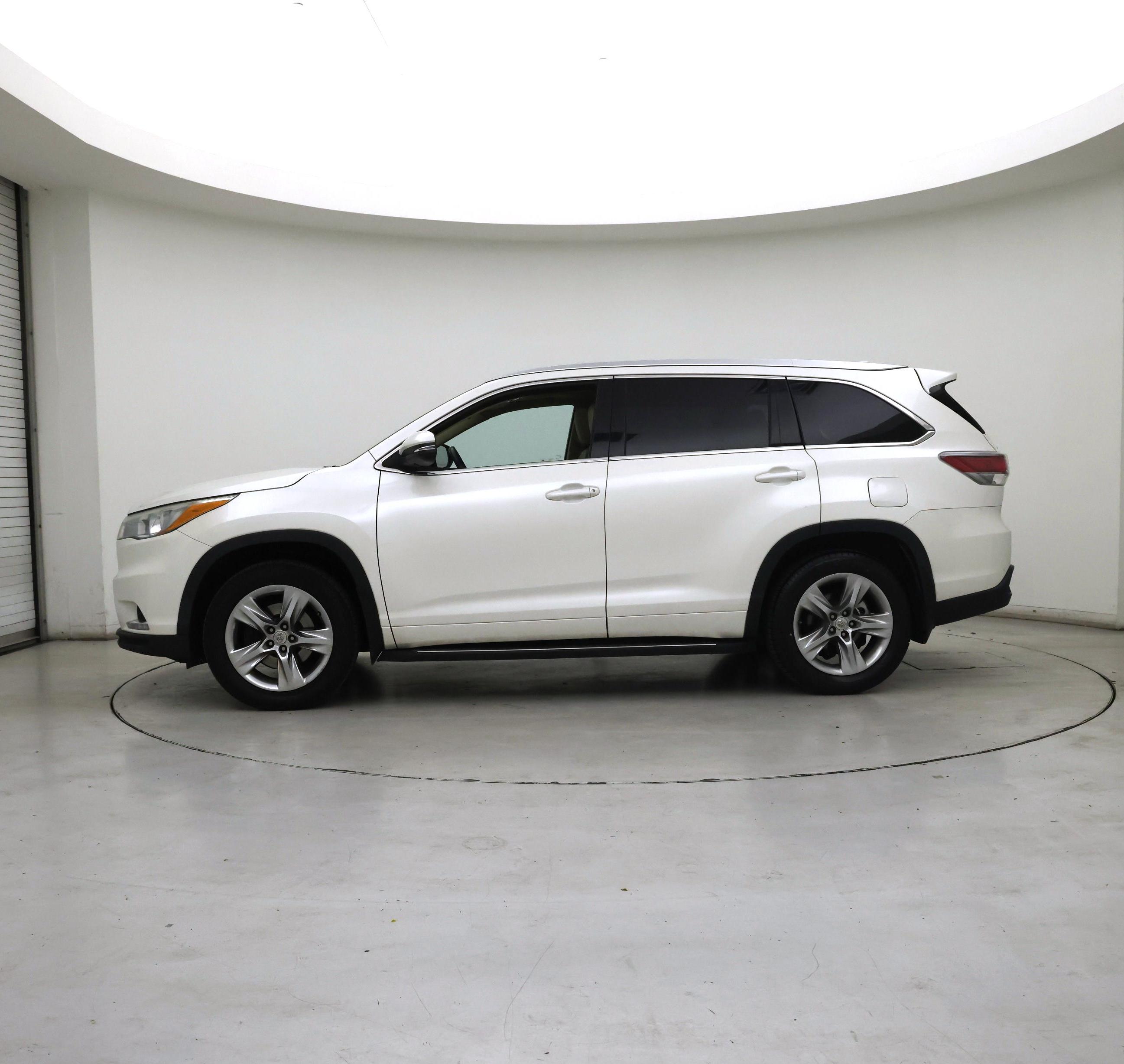 Thumbnail: 2014 Toyota Highlander - 3