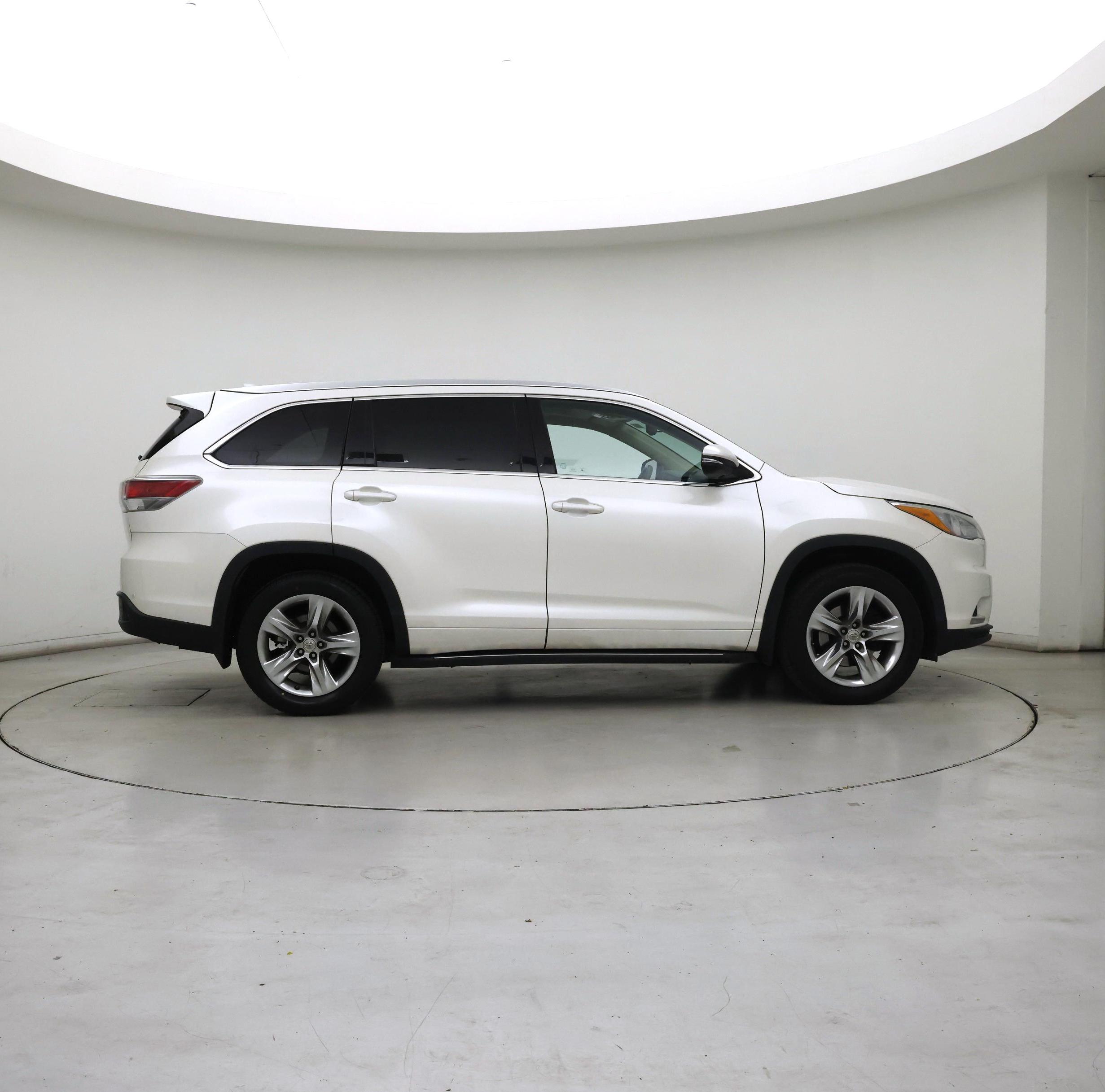 Thumbnail: 2014 Toyota Highlander - 7