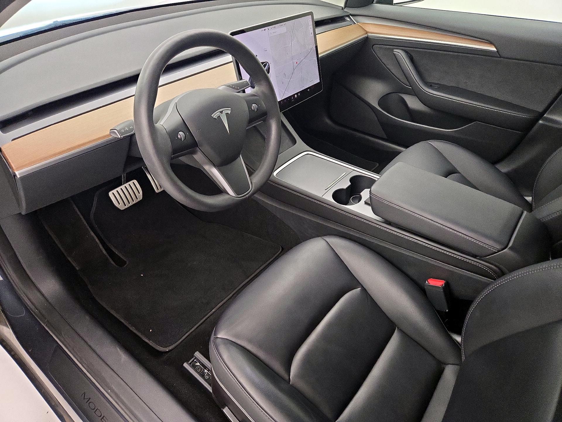 Thumbnail: 2022 Tesla Model 3 - 11