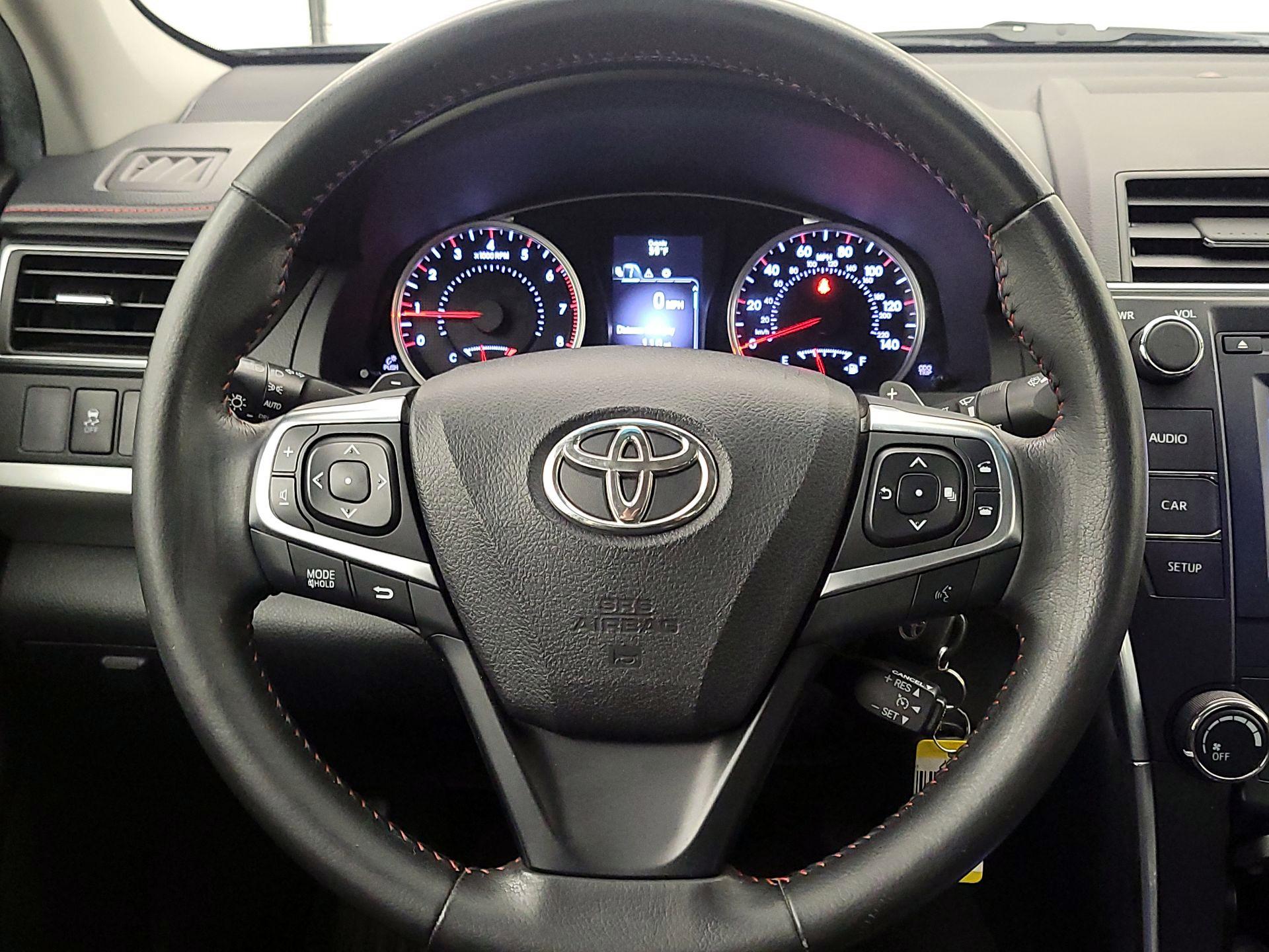 Thumbnail: 2015 Toyota Camry - 10