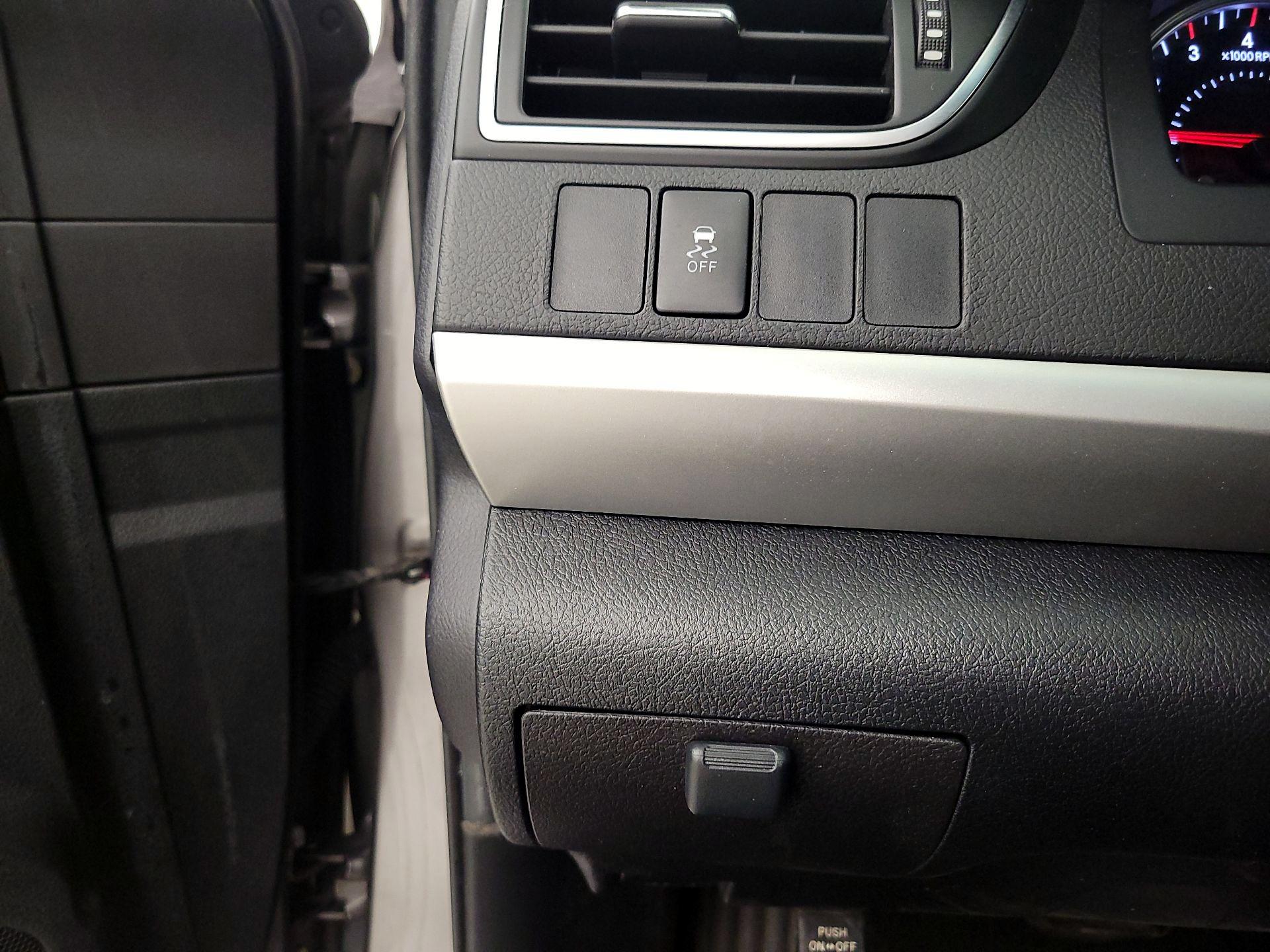 Thumbnail: 2015 Toyota Camry - 13