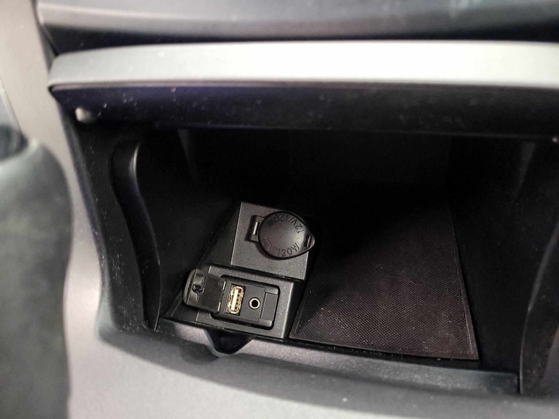 Thumbnail: 2015 Toyota Camry - 18