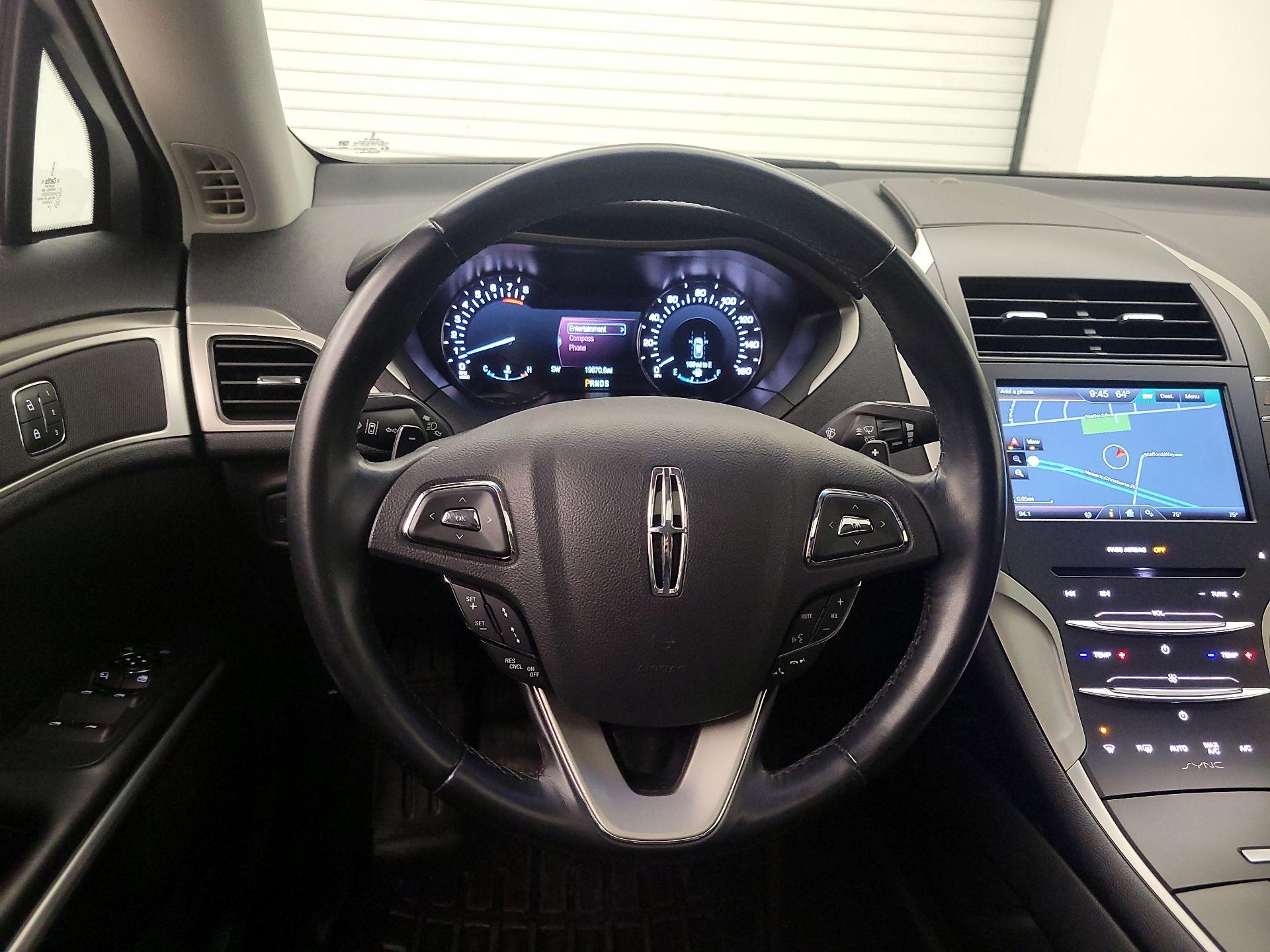 Thumbnail: 2016 Lincoln MKZ - 10