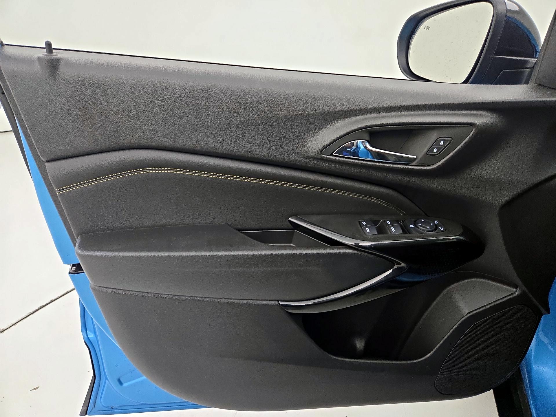 Thumbnail: 2025 Chevrolet Trax - 12