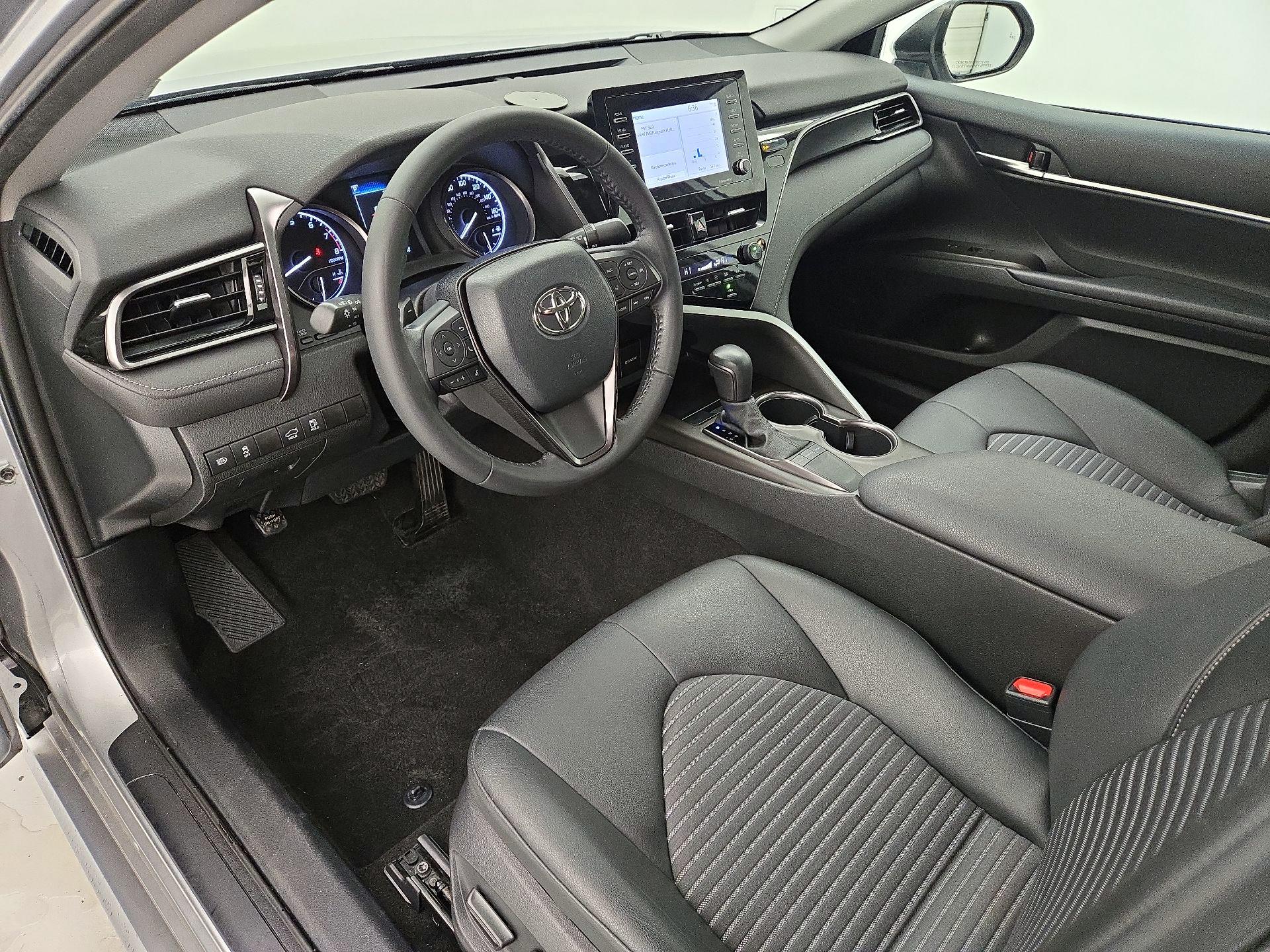 Thumbnail: 2022 Toyota Camry - 11