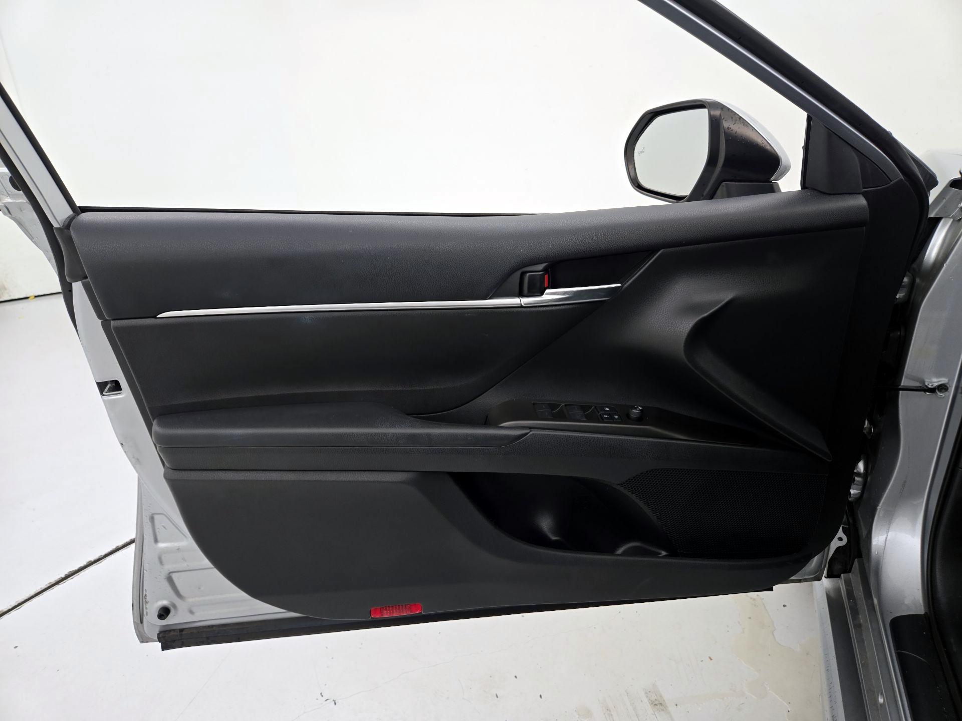 Thumbnail: 2022 Toyota Camry - 12