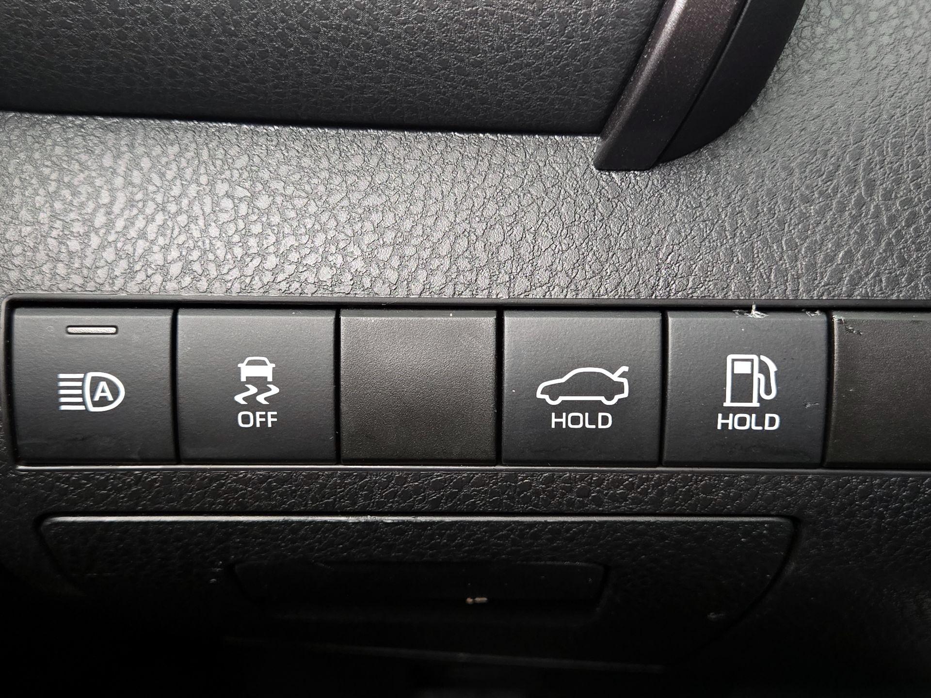 Thumbnail: 2022 Toyota Camry - 13