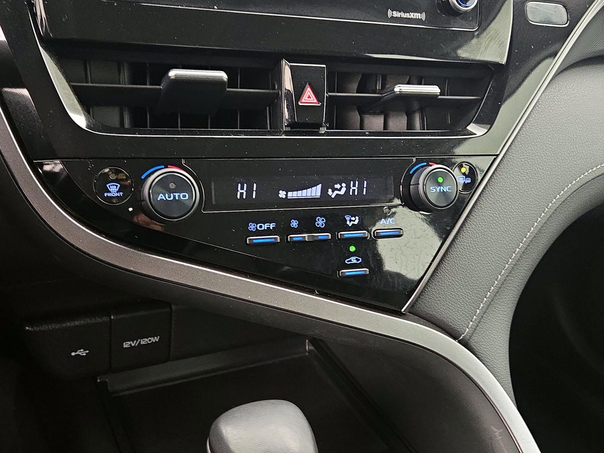 Thumbnail: 2022 Toyota Camry - 16