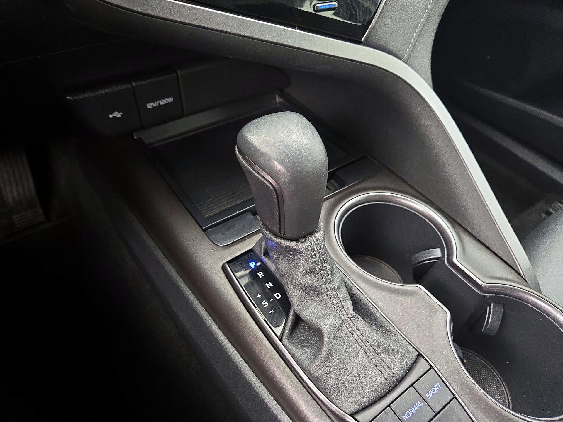 Thumbnail: 2022 Toyota Camry - 17