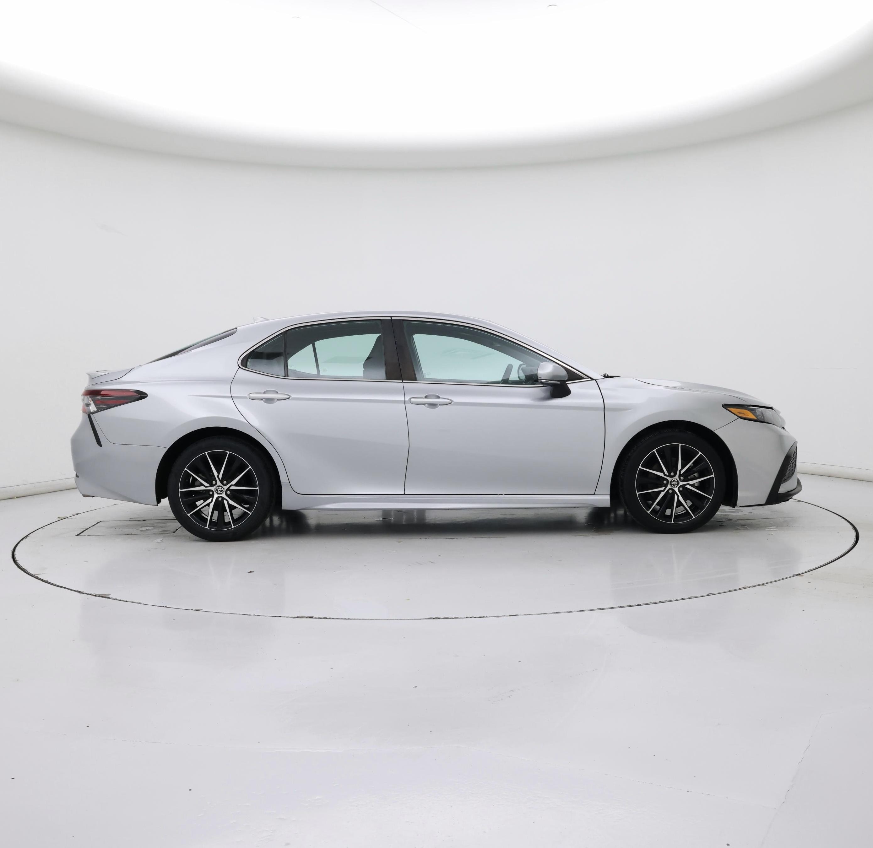 Thumbnail: 2022 Toyota Camry - 7