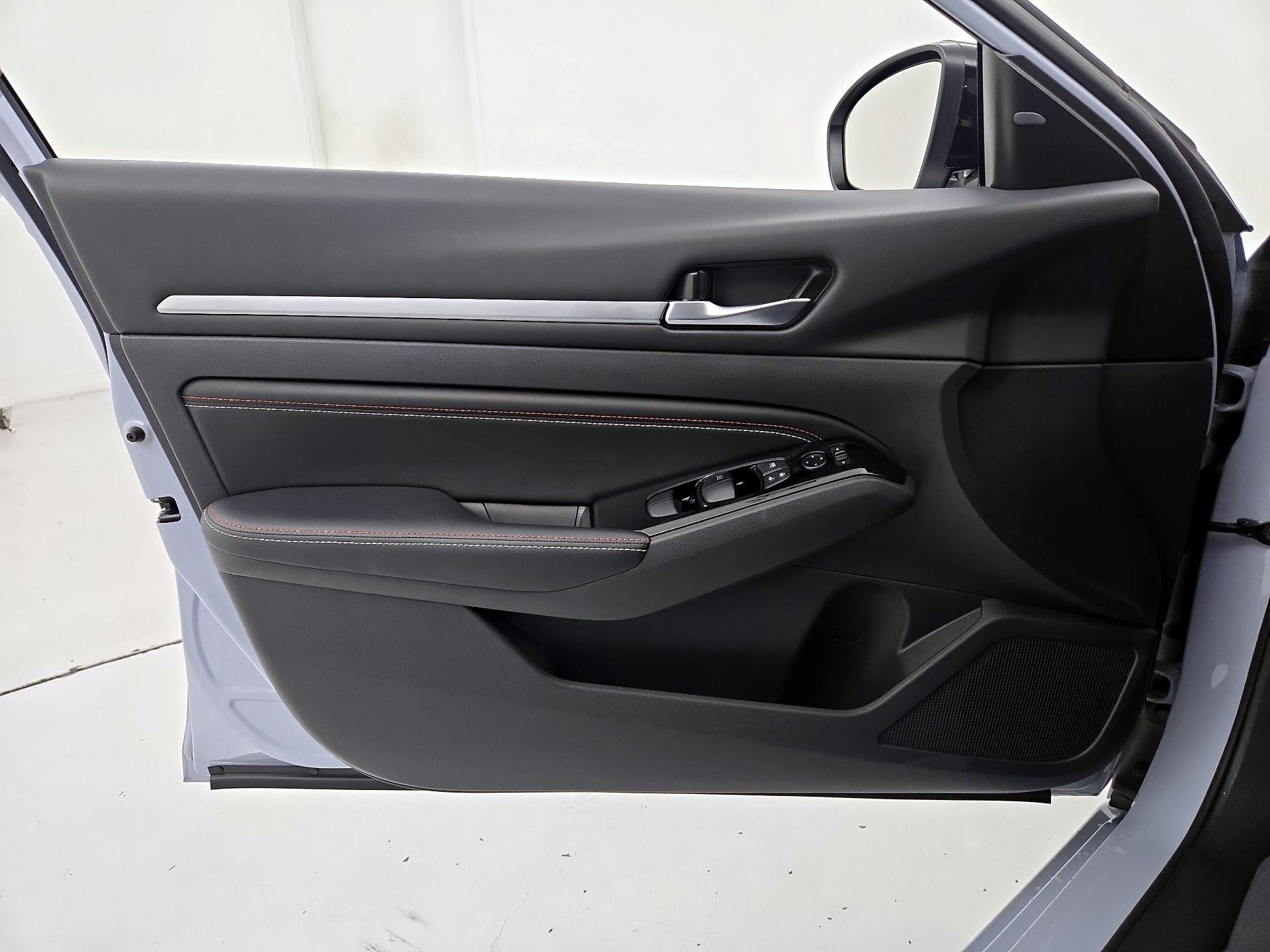 Thumbnail: 2023 Nissan Altima - 12