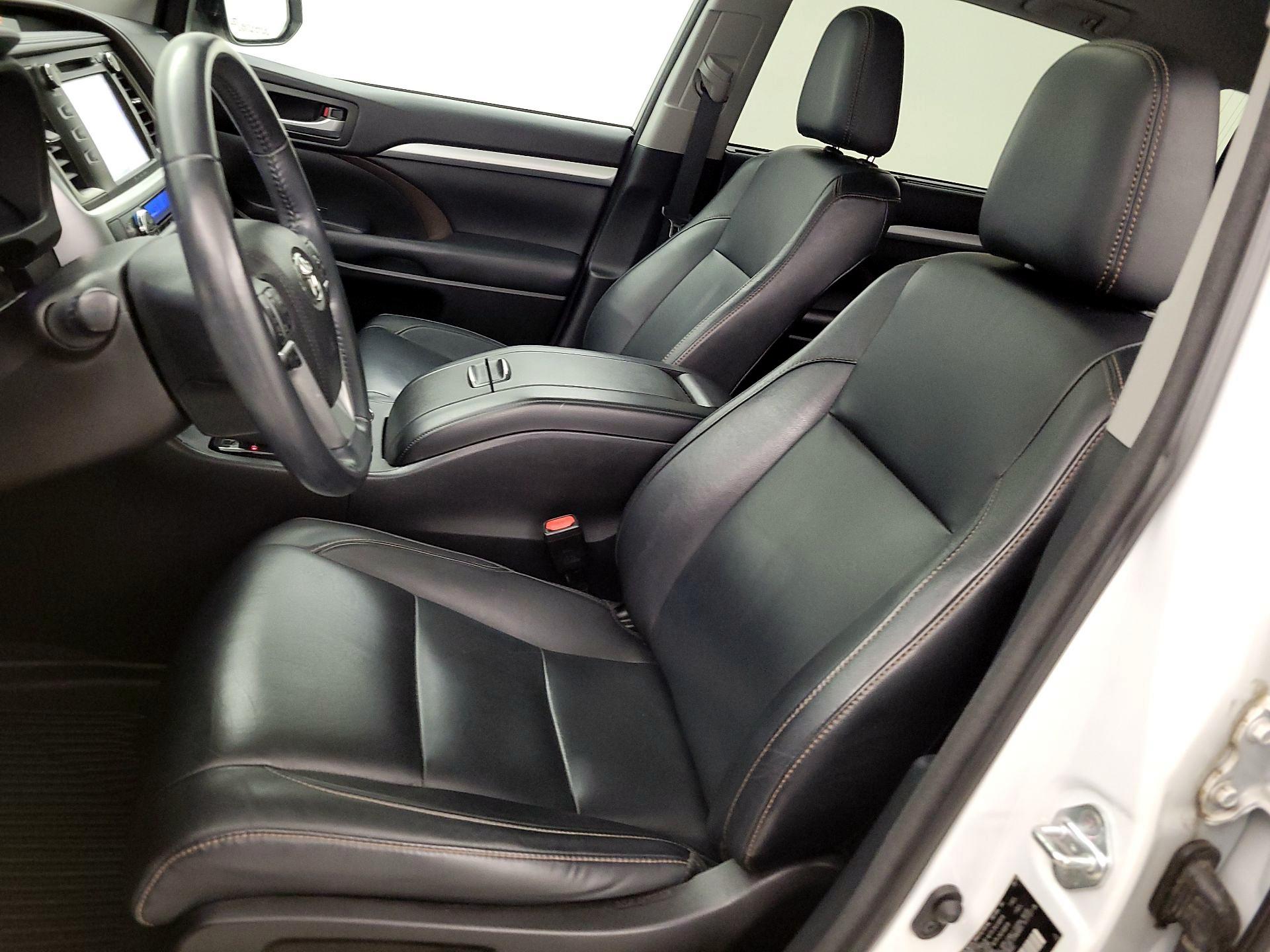 Thumbnail: 2018 Toyota Highlander - 11