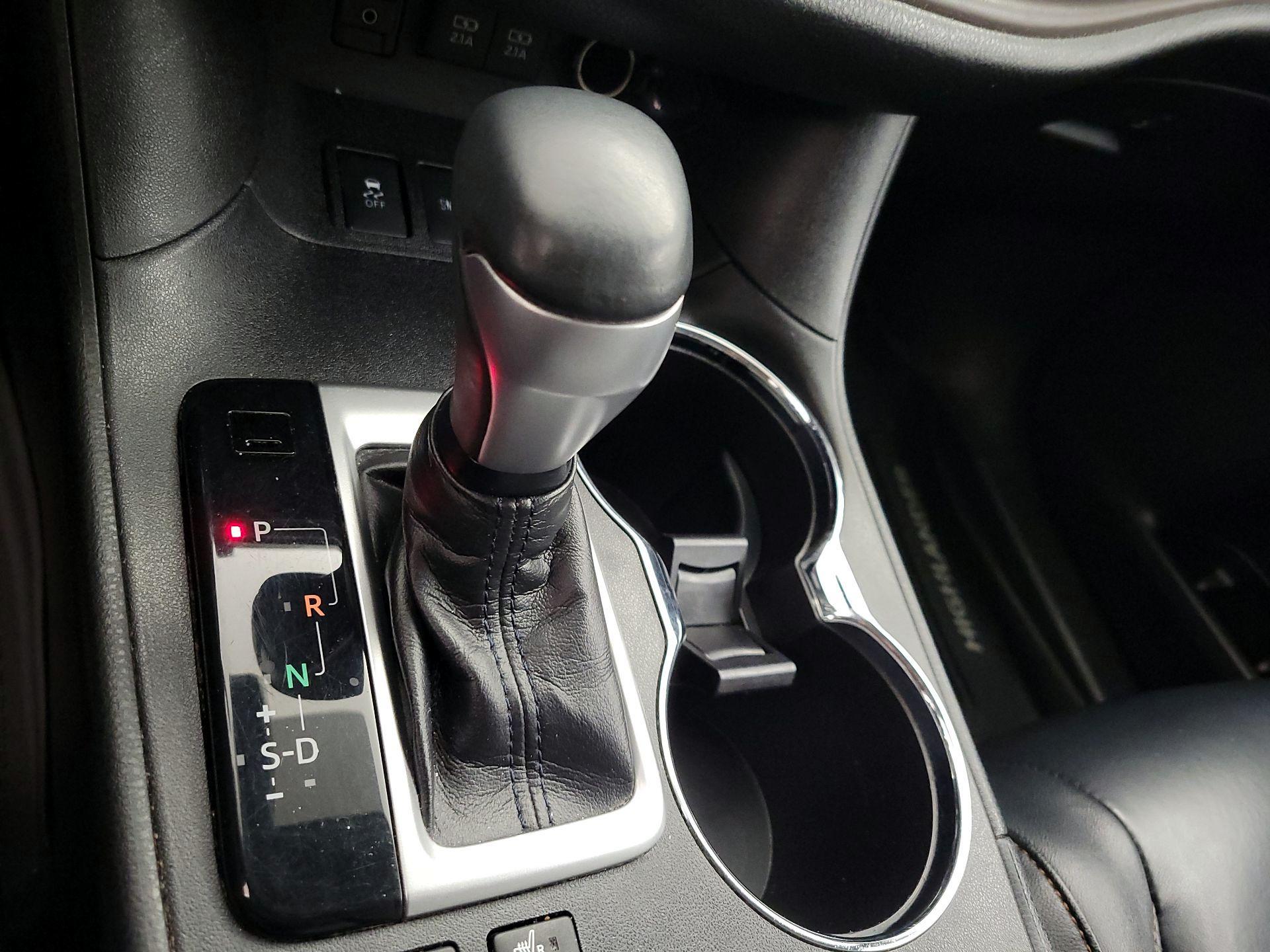 Thumbnail: 2018 Toyota Highlander - 18