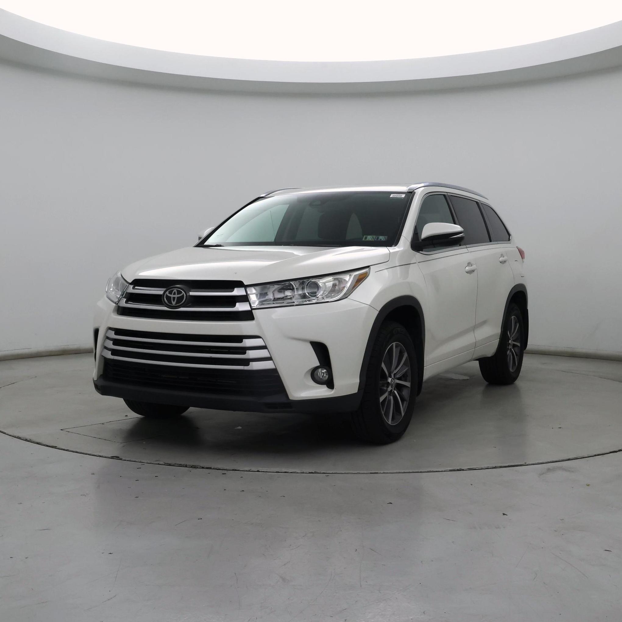 Thumbnail: 2018 Toyota Highlander - 4