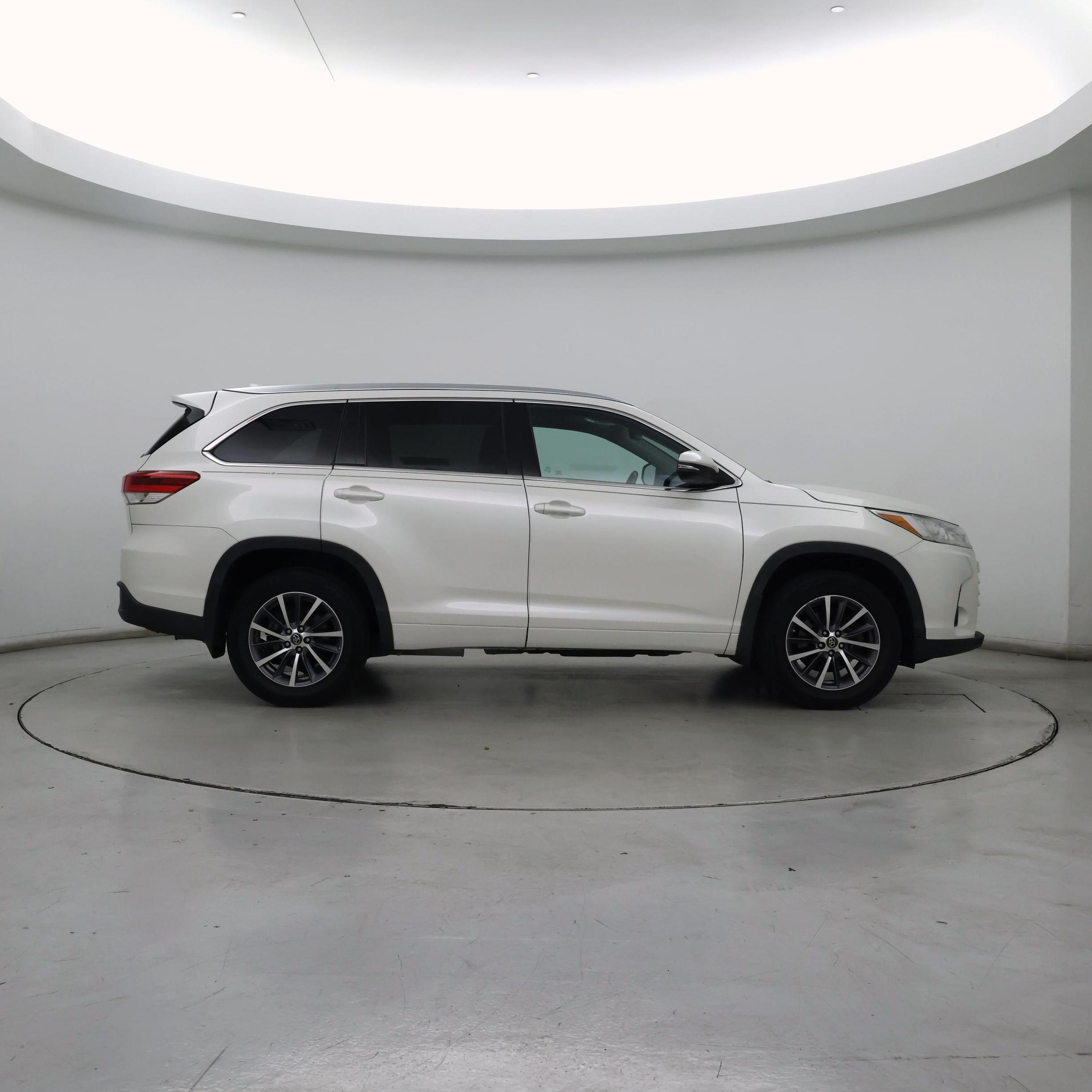 Thumbnail: 2018 Toyota Highlander - 7