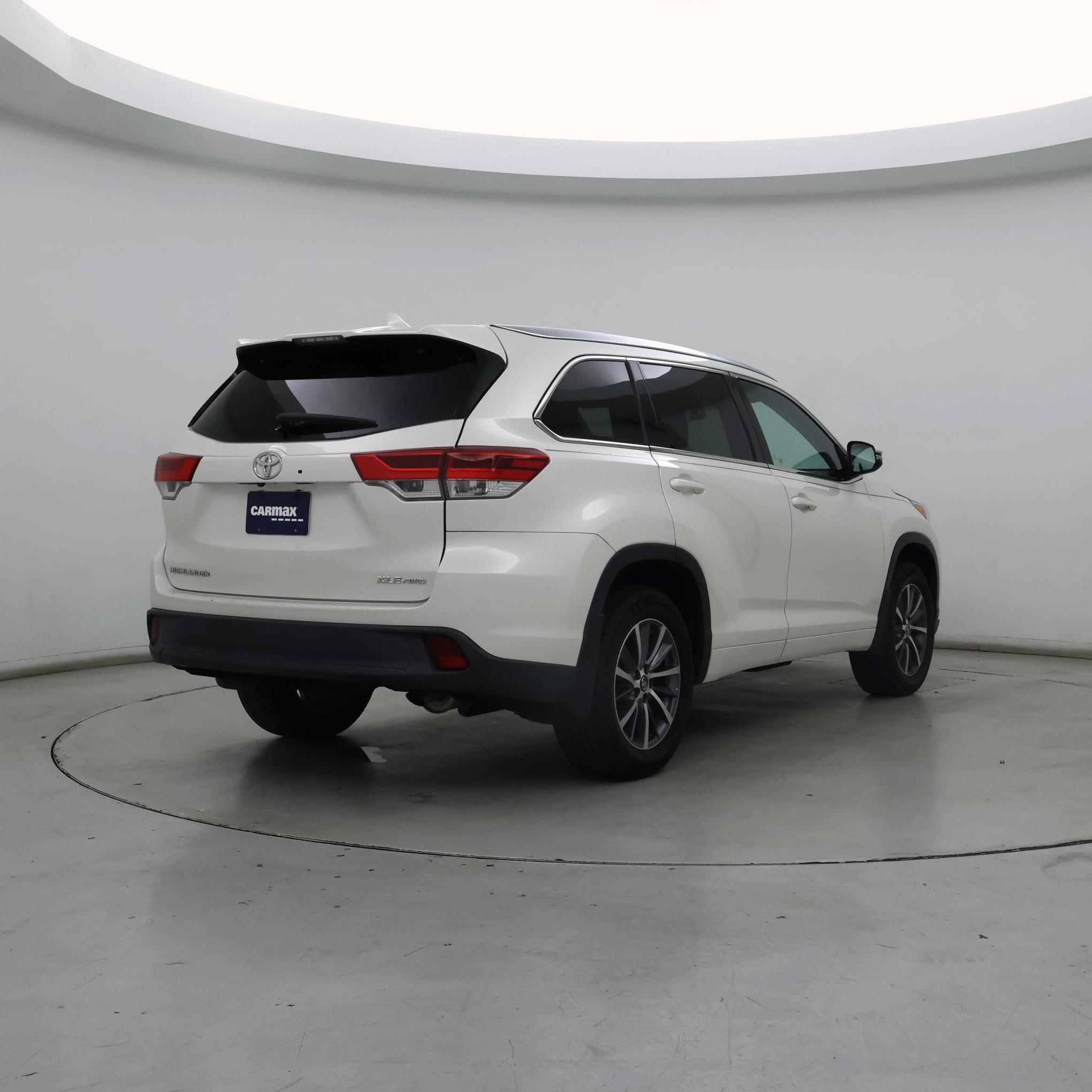 Thumbnail: 2018 Toyota Highlander - 8