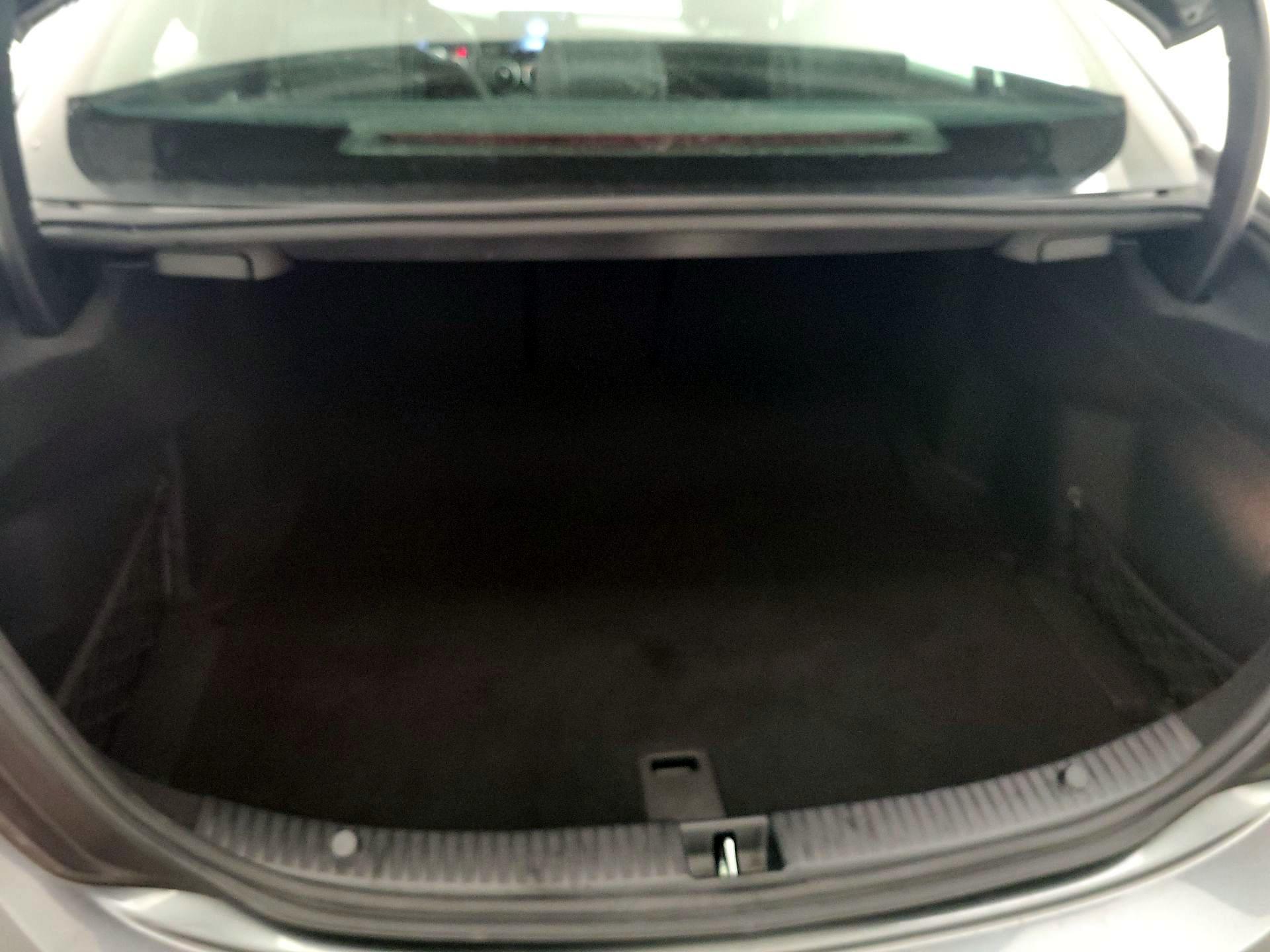 Thumbnail: 2018 Mercedes-Benz C-Class - 20