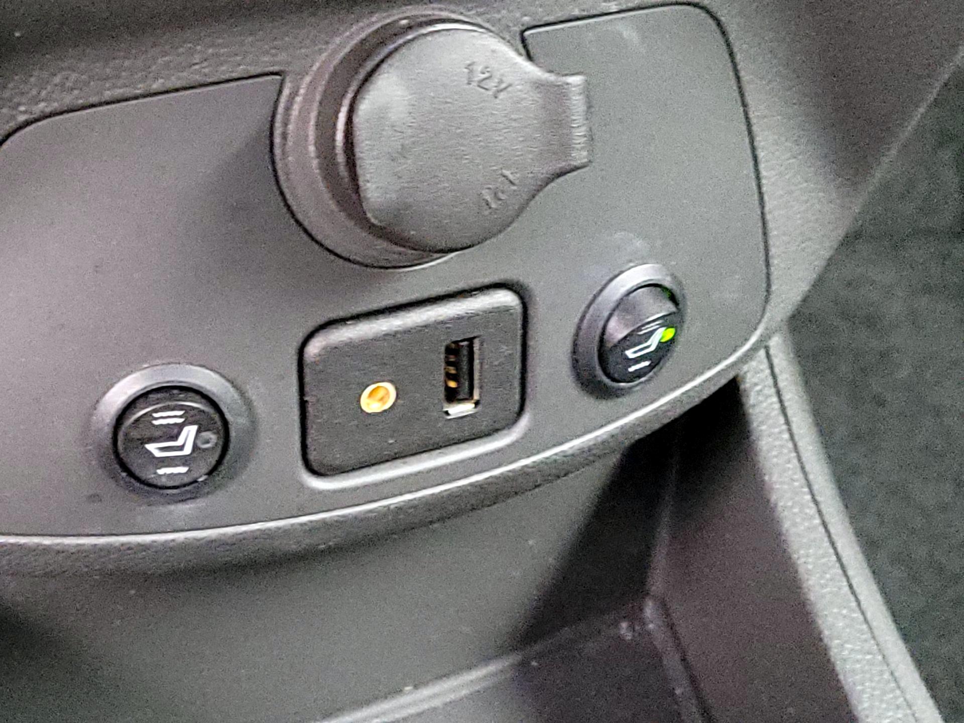 Thumbnail: 2014 Chevrolet Spark - 17