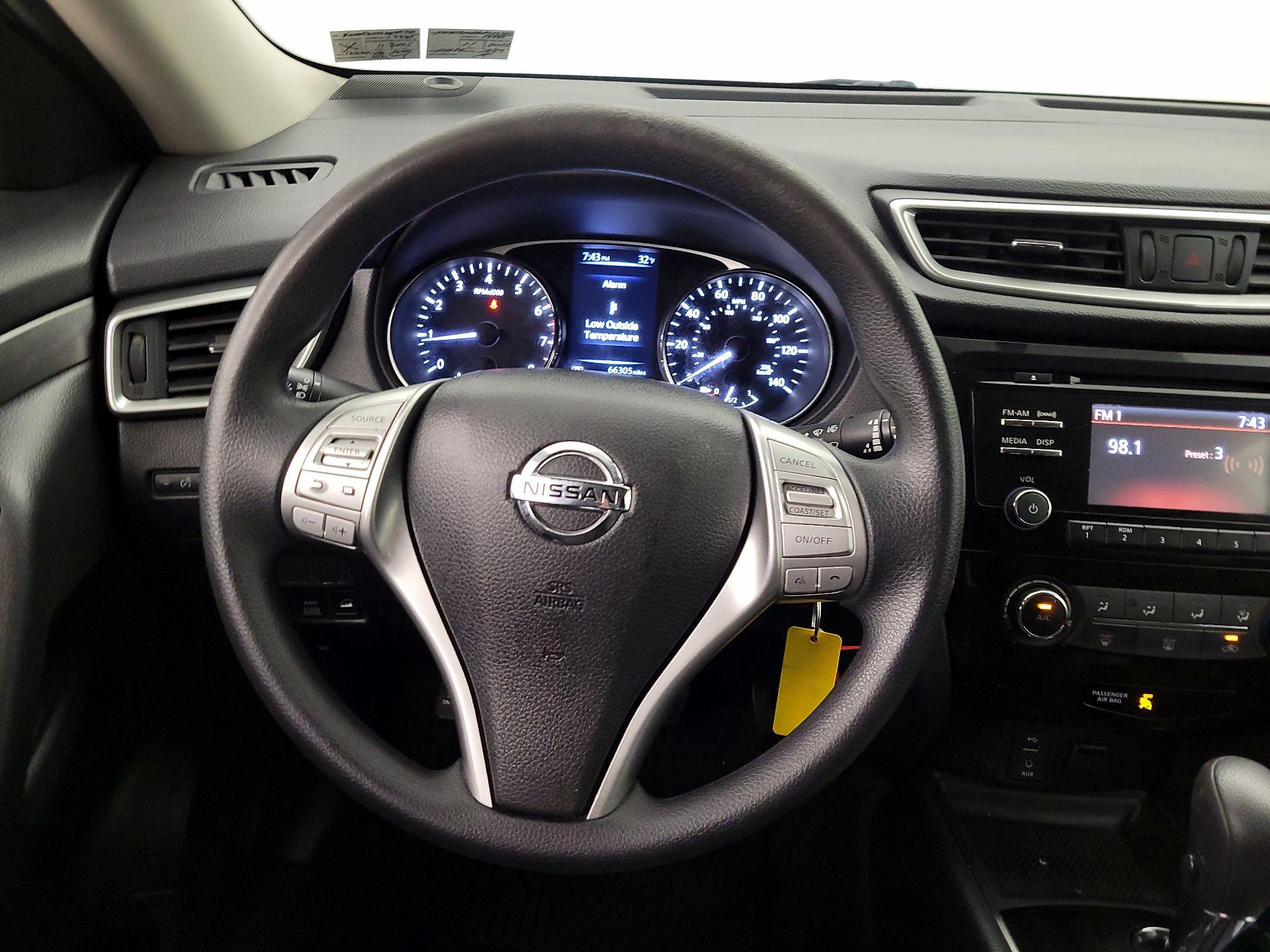 Thumbnail: 2016 Nissan Rogue - 10